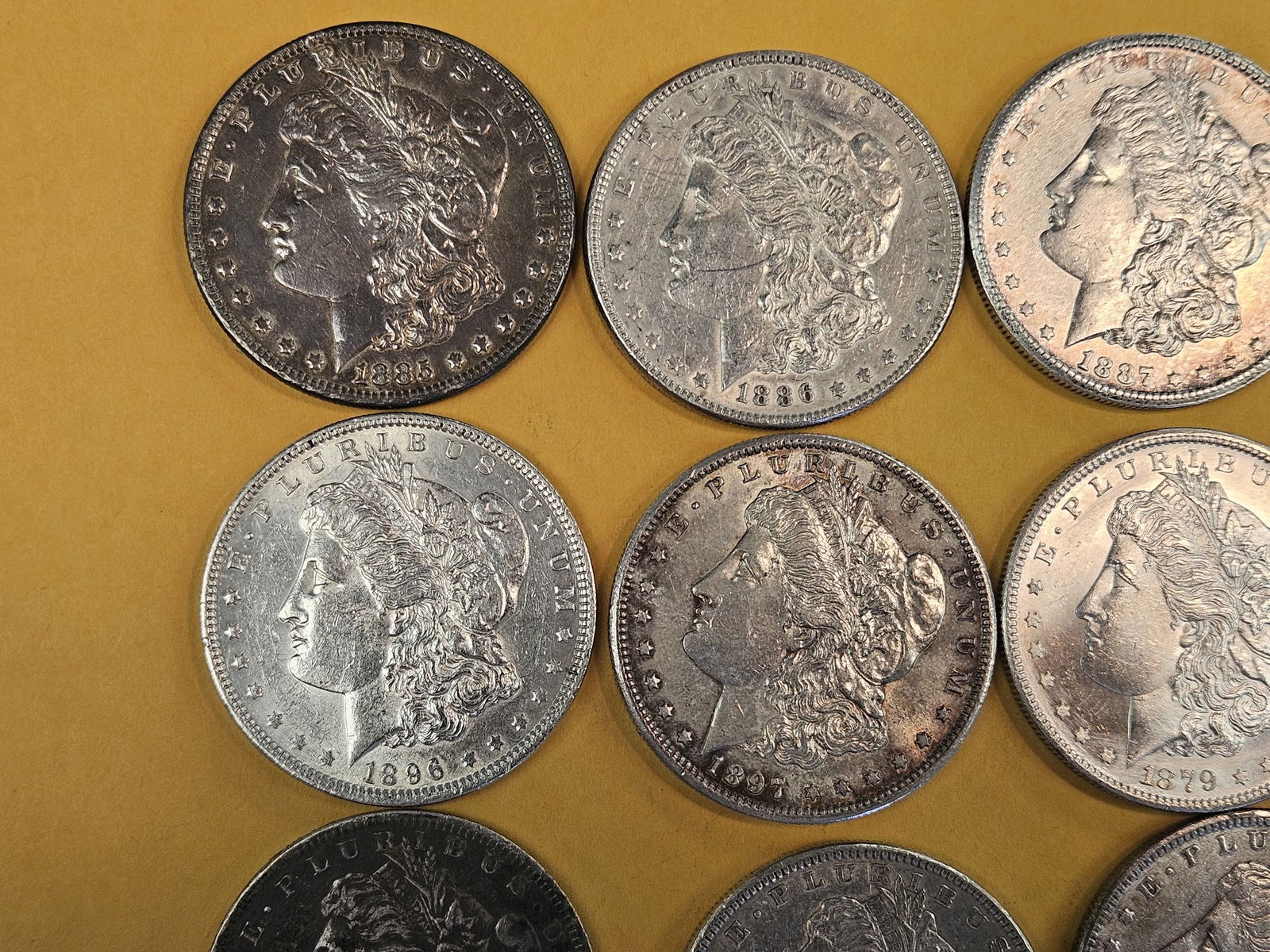 ** FULL ROLL ** Twenty Morgan silver Dollars - 2