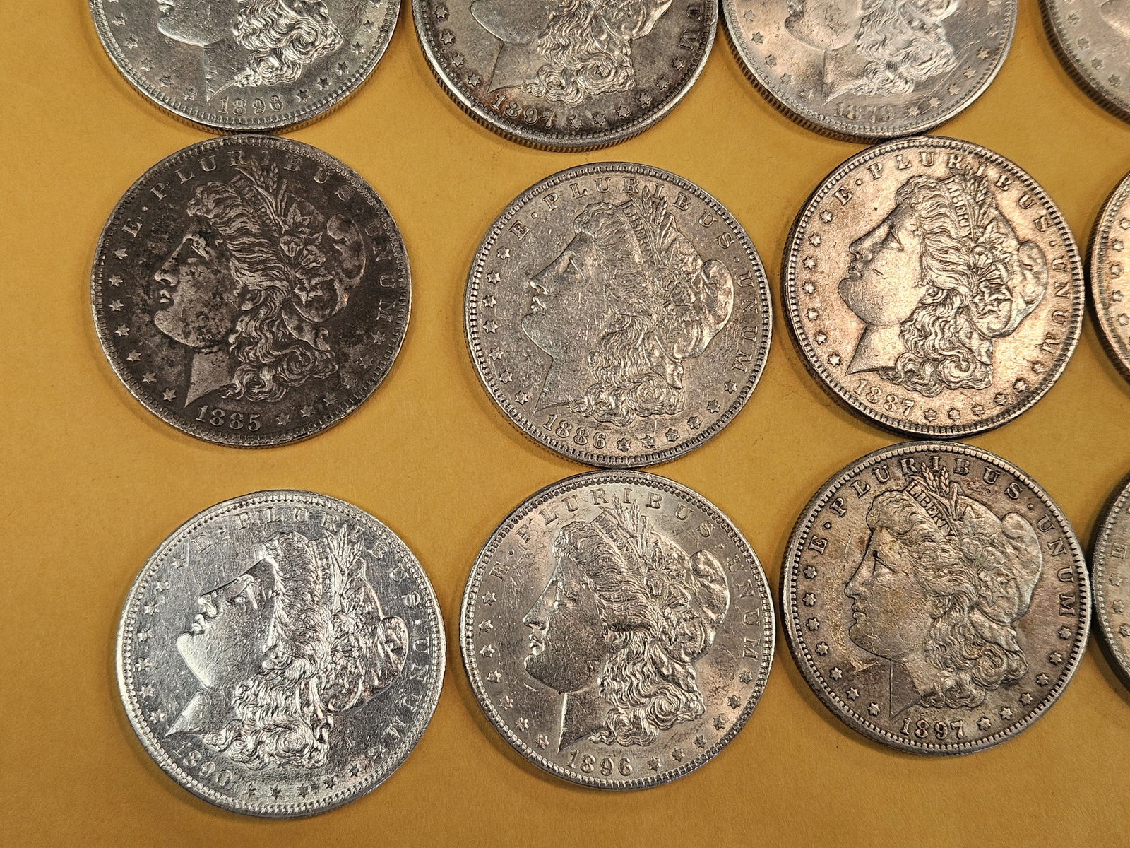 ** FULL ROLL ** Twenty Morgan silver Dollars - 5