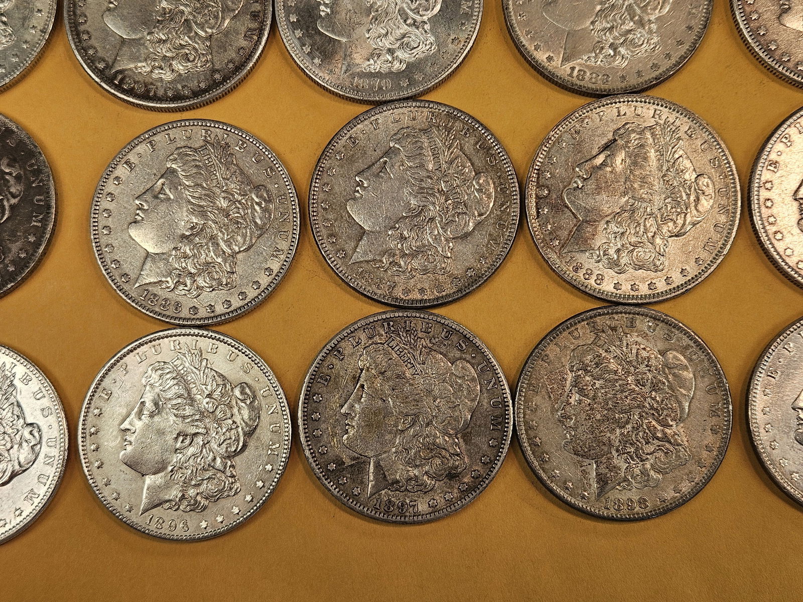 ** FULL ROLL ** Twenty Morgan silver Dollars - 6