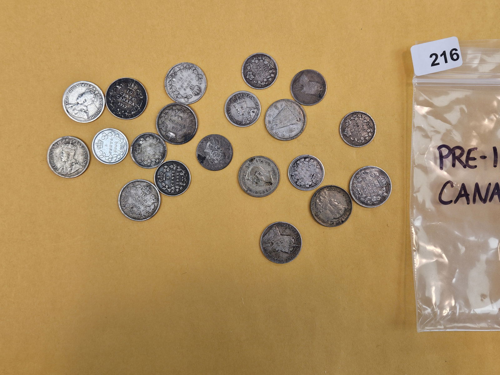 Twenty lovely pre-1940's Canada silver coins: Nice mix of 5 and 10 cent coins 