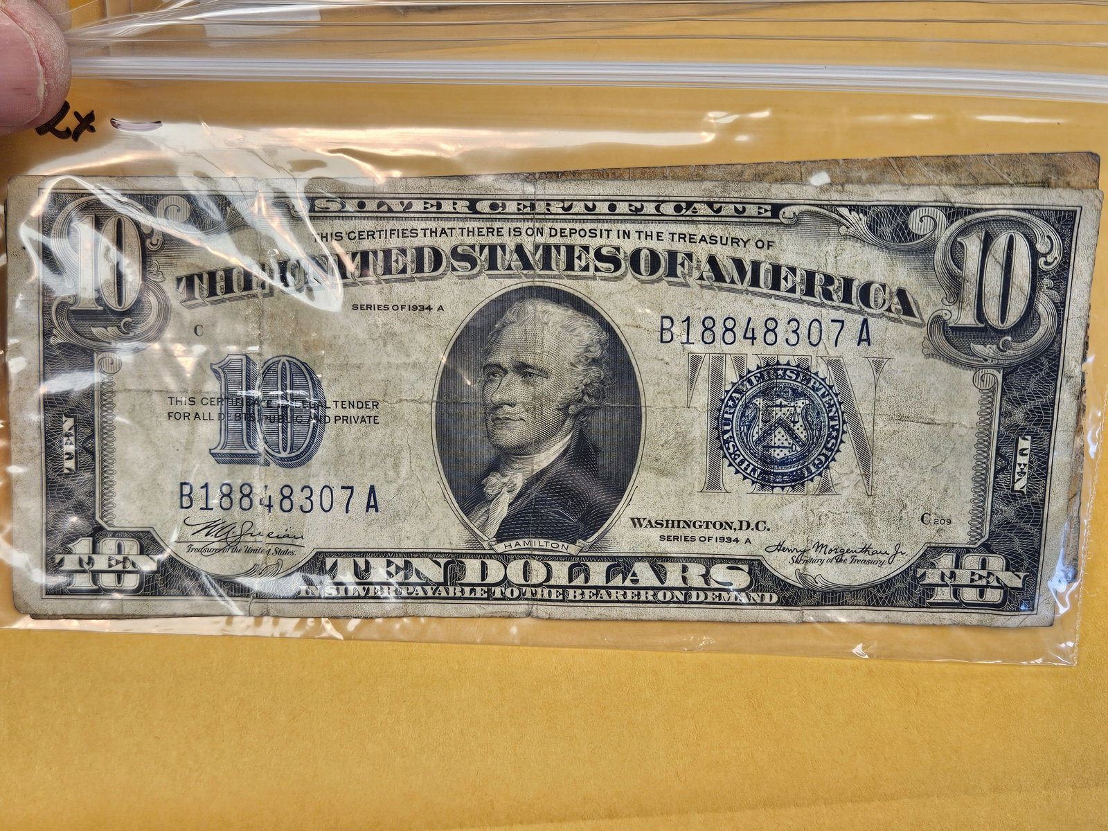 Eight mixed Older US Pieces of Currency - 6