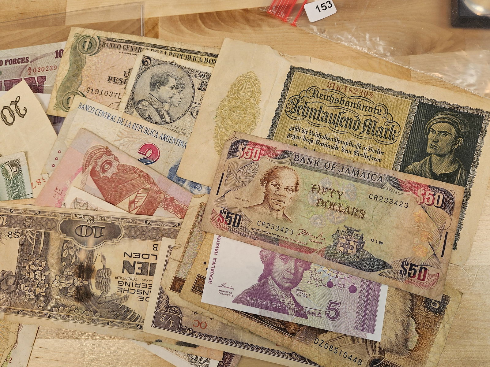 Twenty-five pieces of mixed World currency - 3