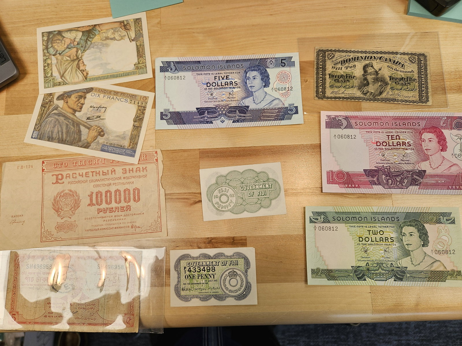 Another fun, 10, World Banknotes (1 of 7)