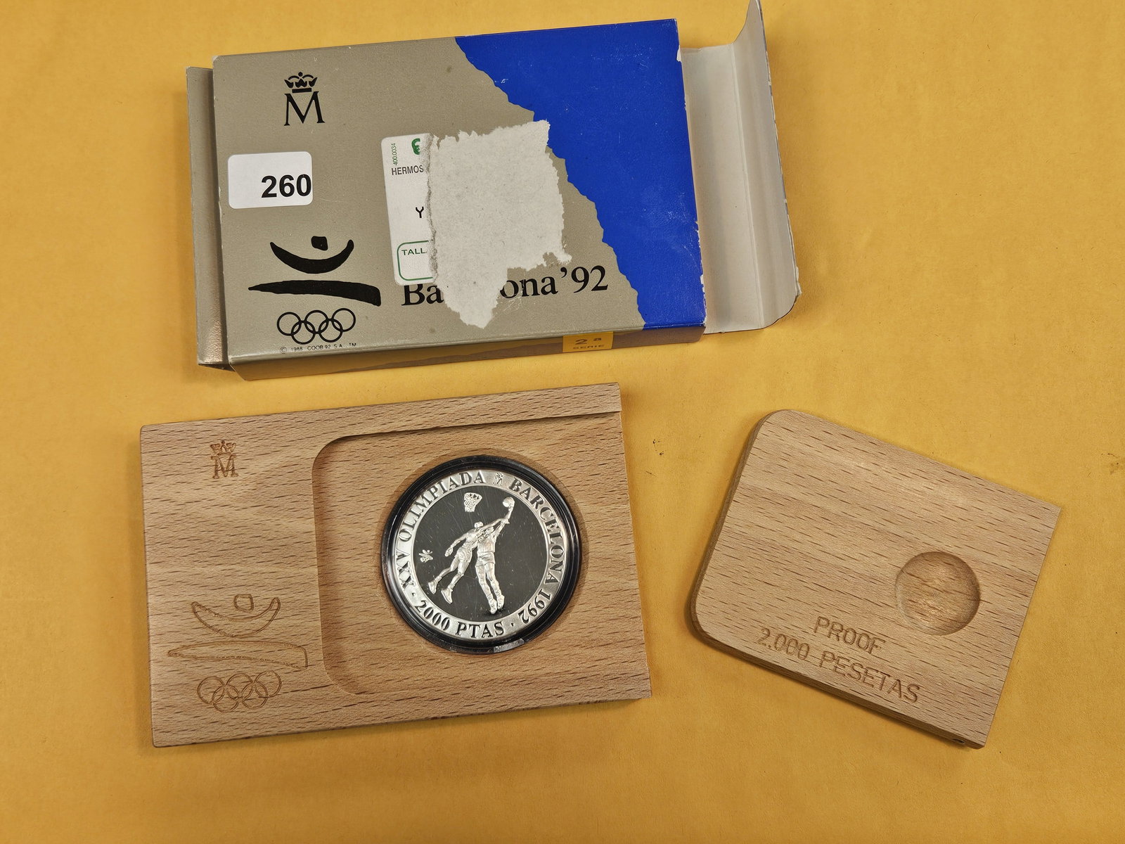 GEM Proof Deep Cameo 1990 2000 pesetas: In original Barcelona 92 packaging and wood case 