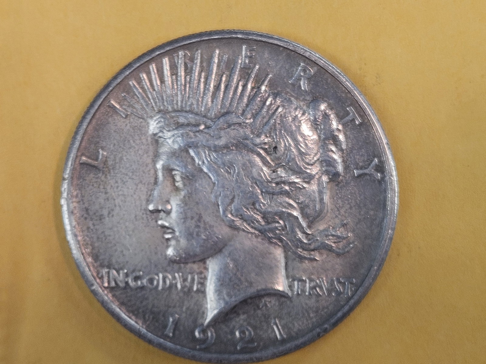 ** KEY DATE ** 1921 Peace silver Dollar in Uncirculated - details (1 of 6)