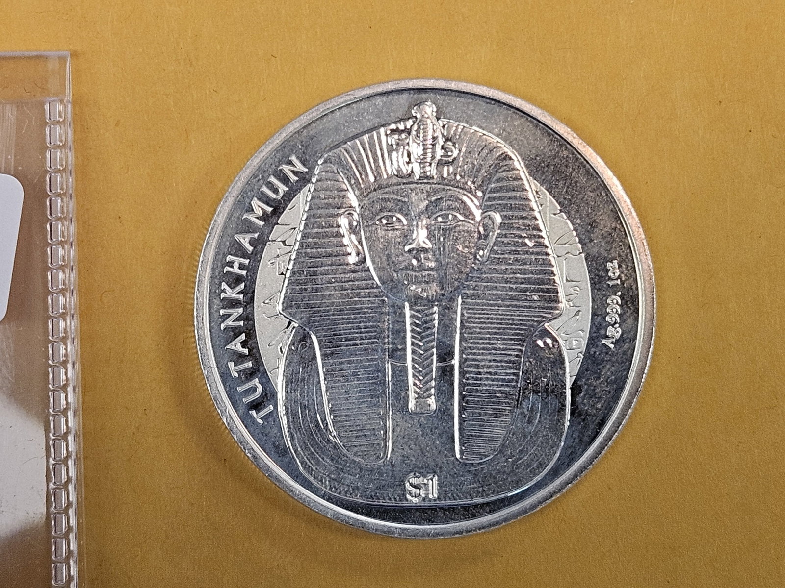 One Troy ounce .999 fine silver art round: Tutankhamun