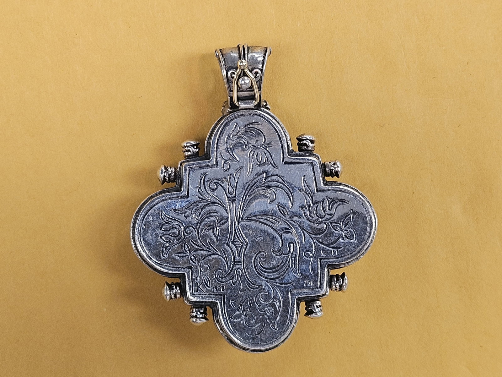 GOLD JEWELRY! Large 18 karat gold and sterling silver pendant - 8