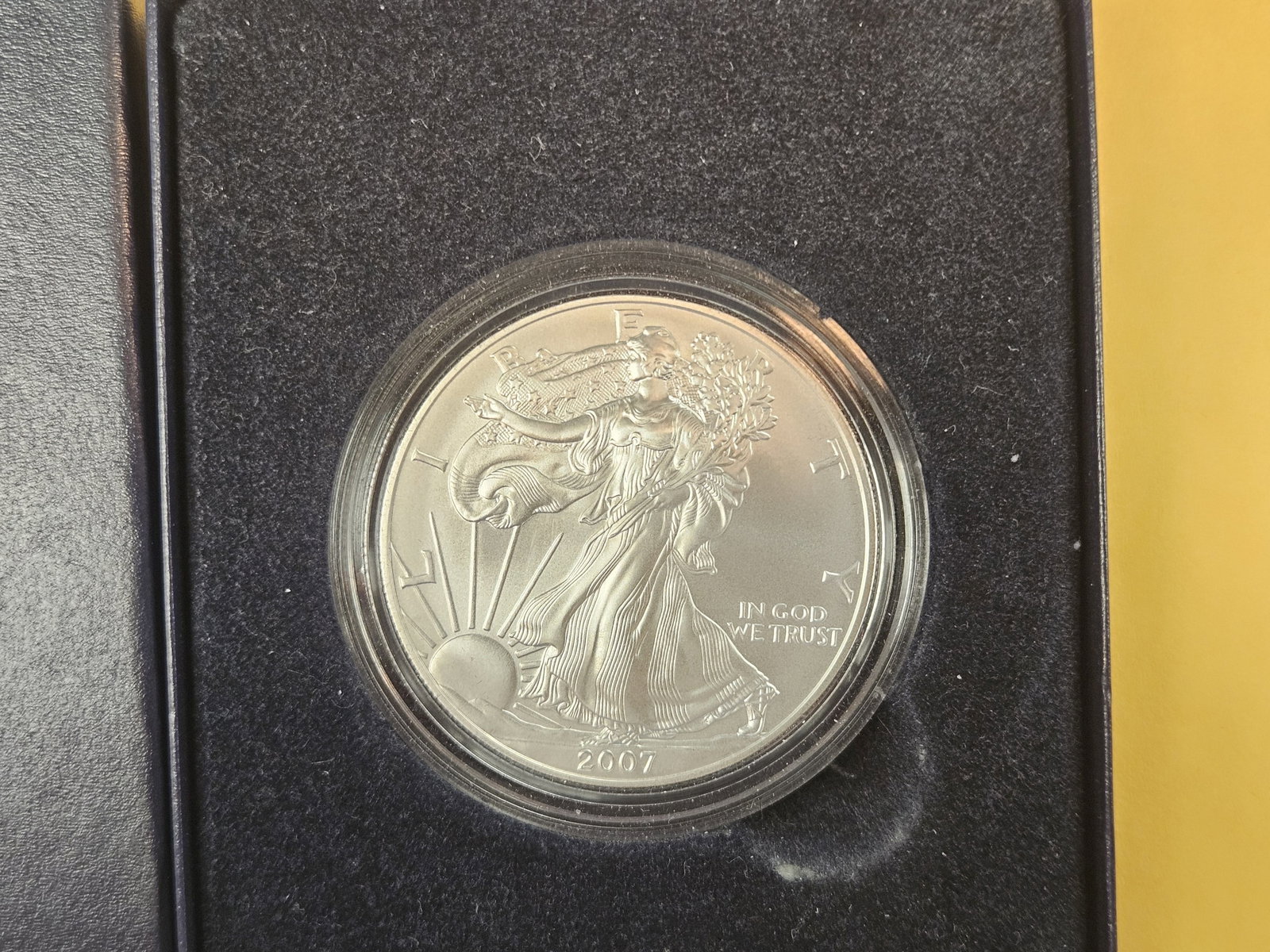 GEM Brilliant Uncirculated 2007 American Silver Eagle - 2
