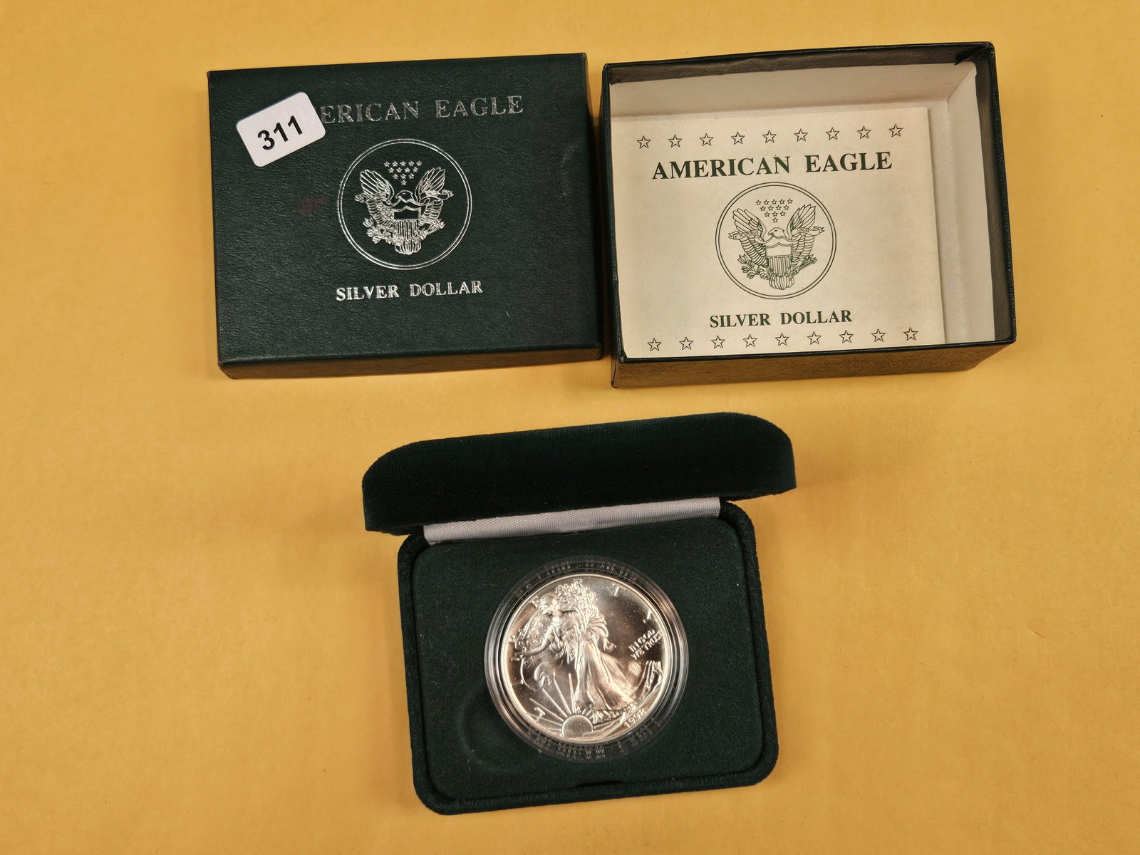 GEM Brilliant Uncirculated 1992 American Silver Eagle: In original government packaging with certificated of authenticity