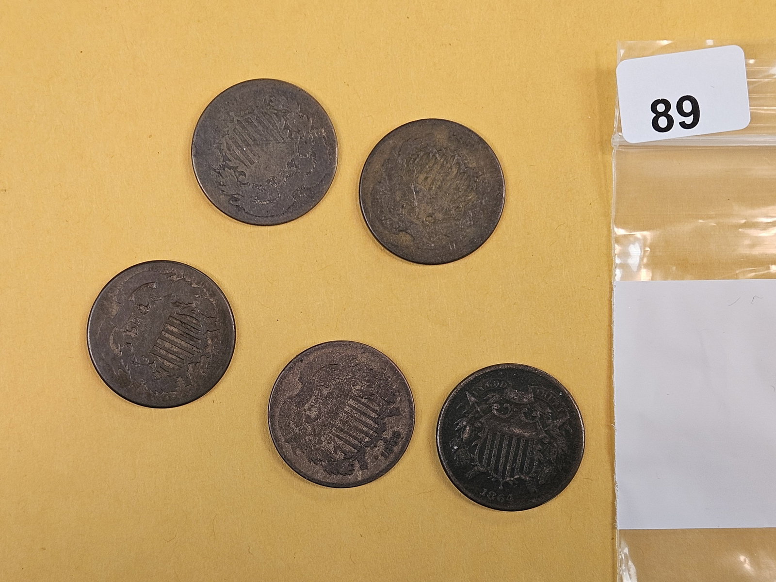 Five mixed 2-cent pieces: Circulated