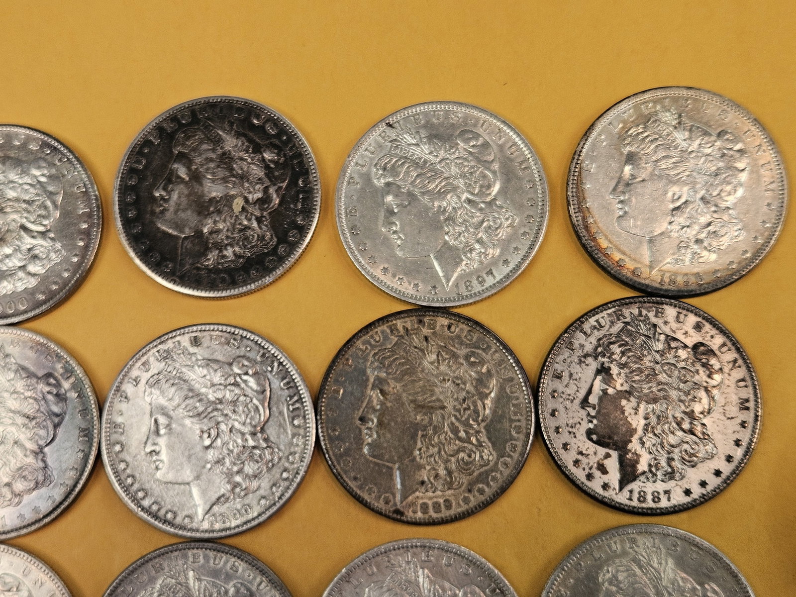 ** FULL ROLL ** Twenty Morgan Silver Dollars - 3