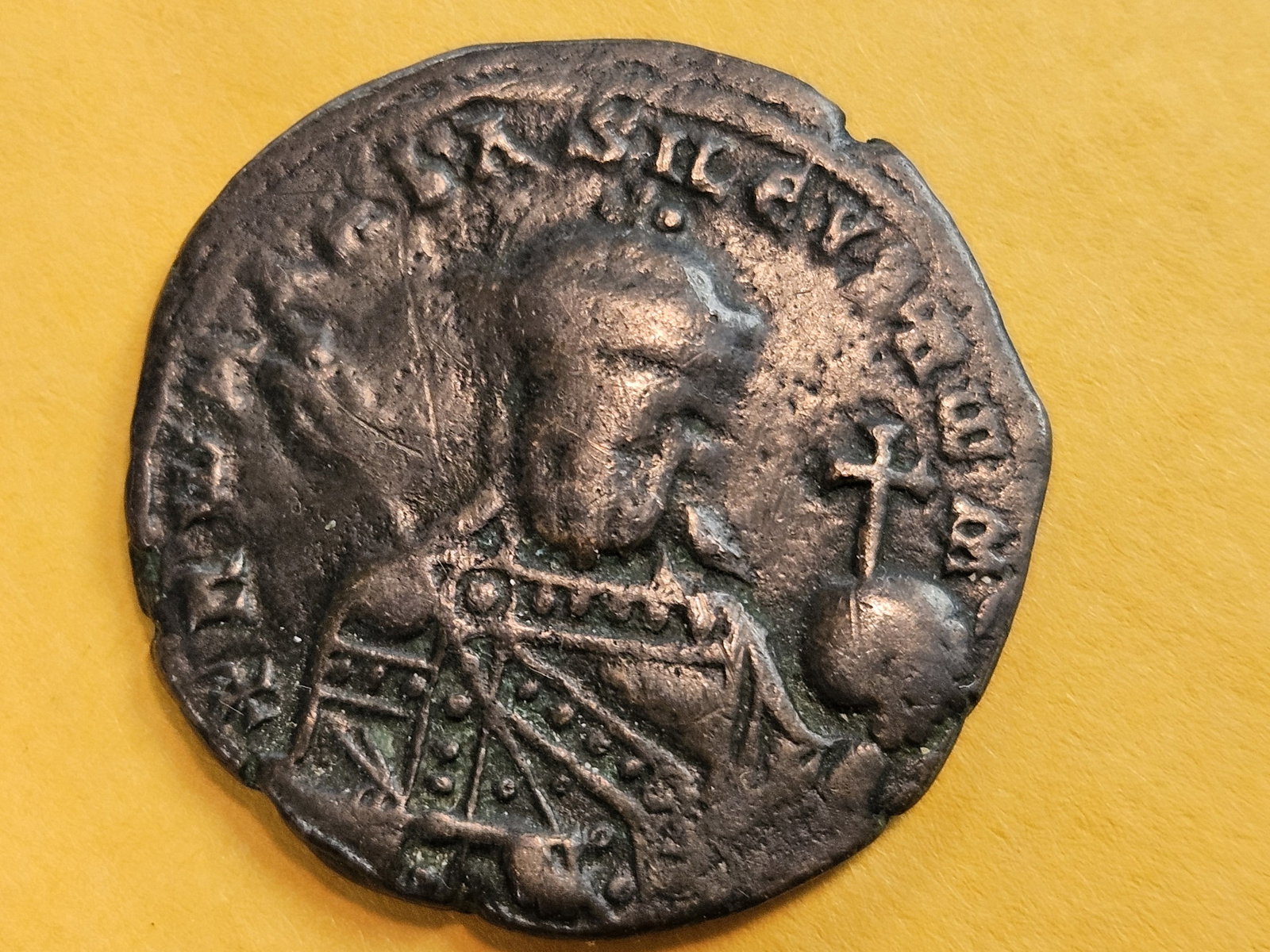 Byzantine Empire 886 - 912 Follis (1 of 3)