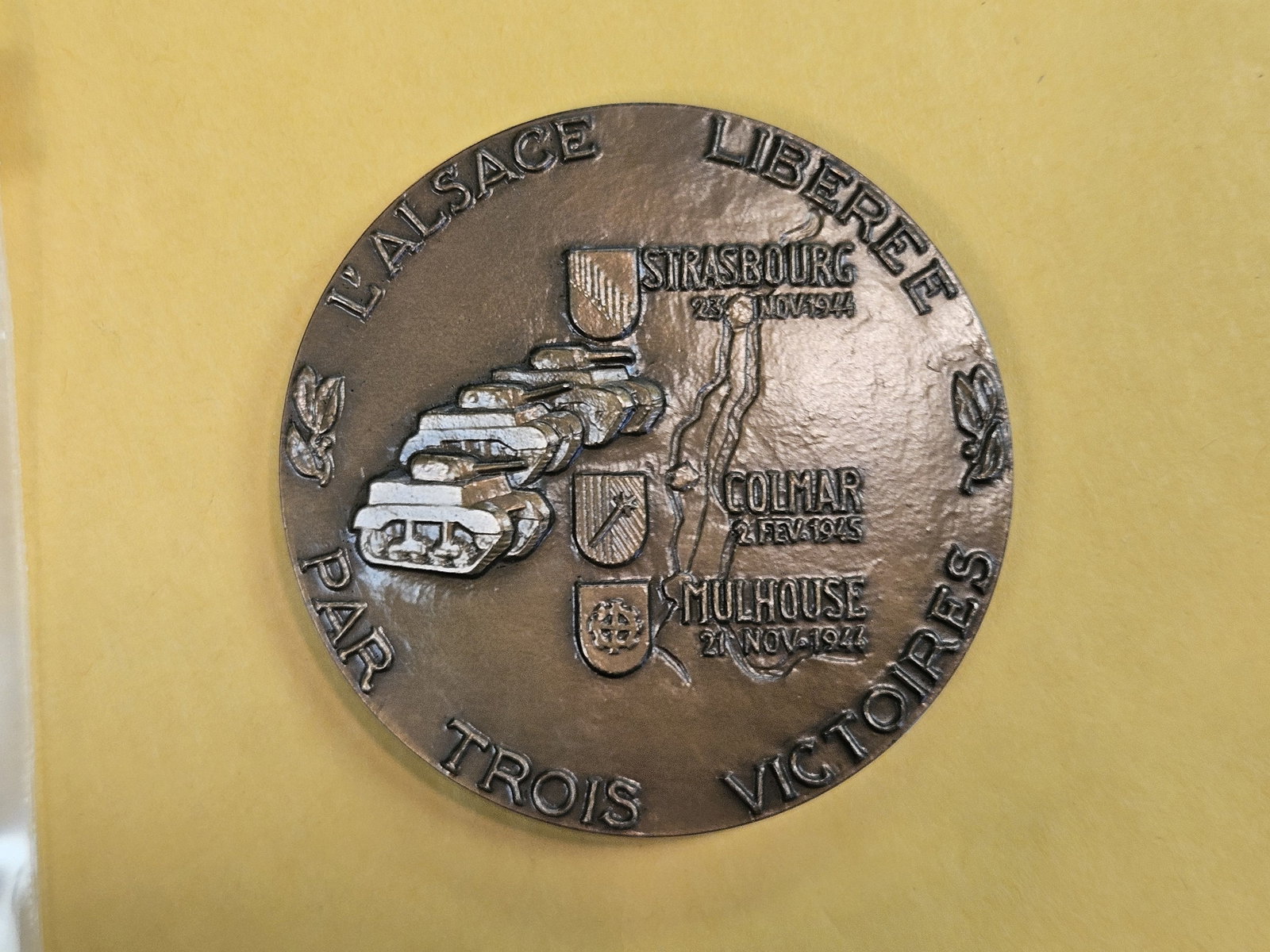 Large French Victory Medal - 4