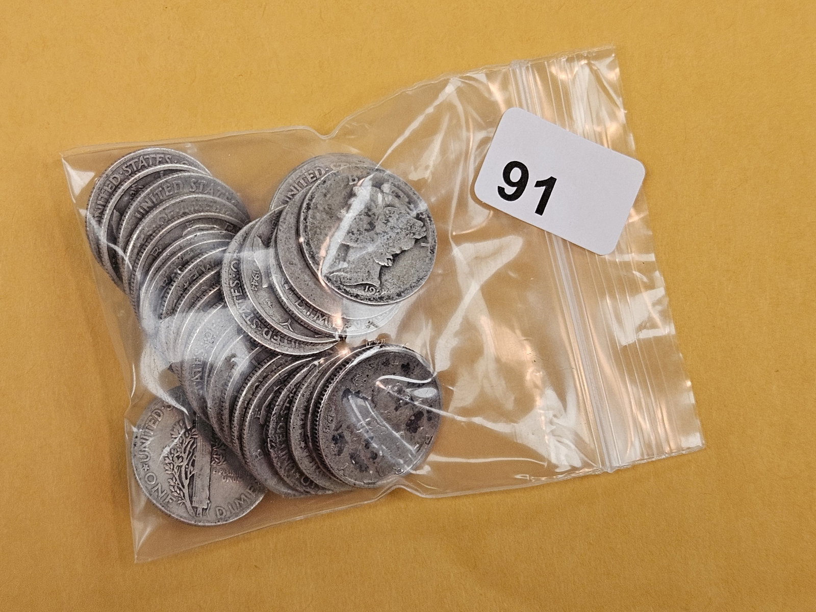 Thirty mixed silver Mercury Dimes: Circulated