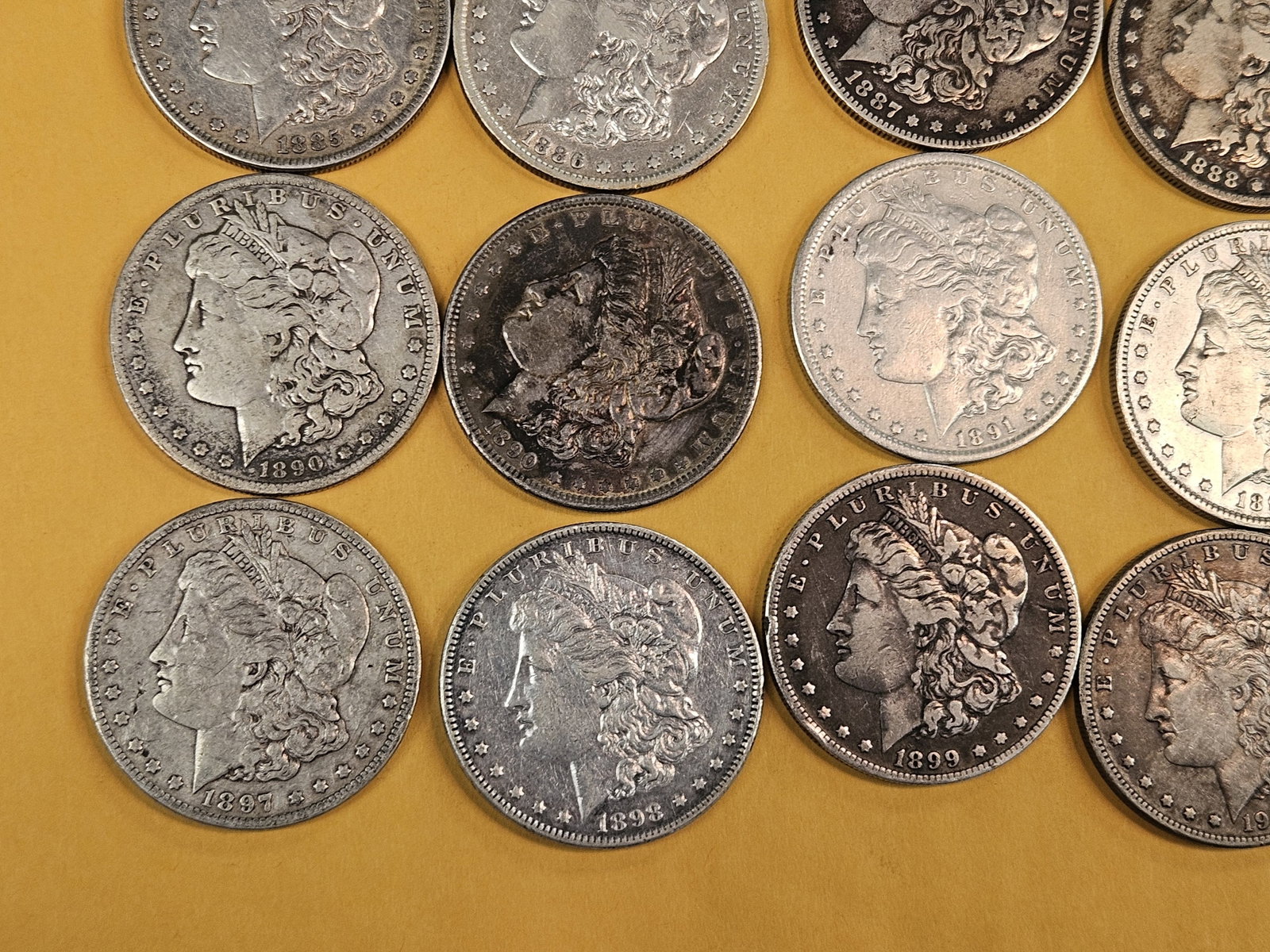 ** FULL ROLL ** Twenty Morgan Silver Dollars - 4