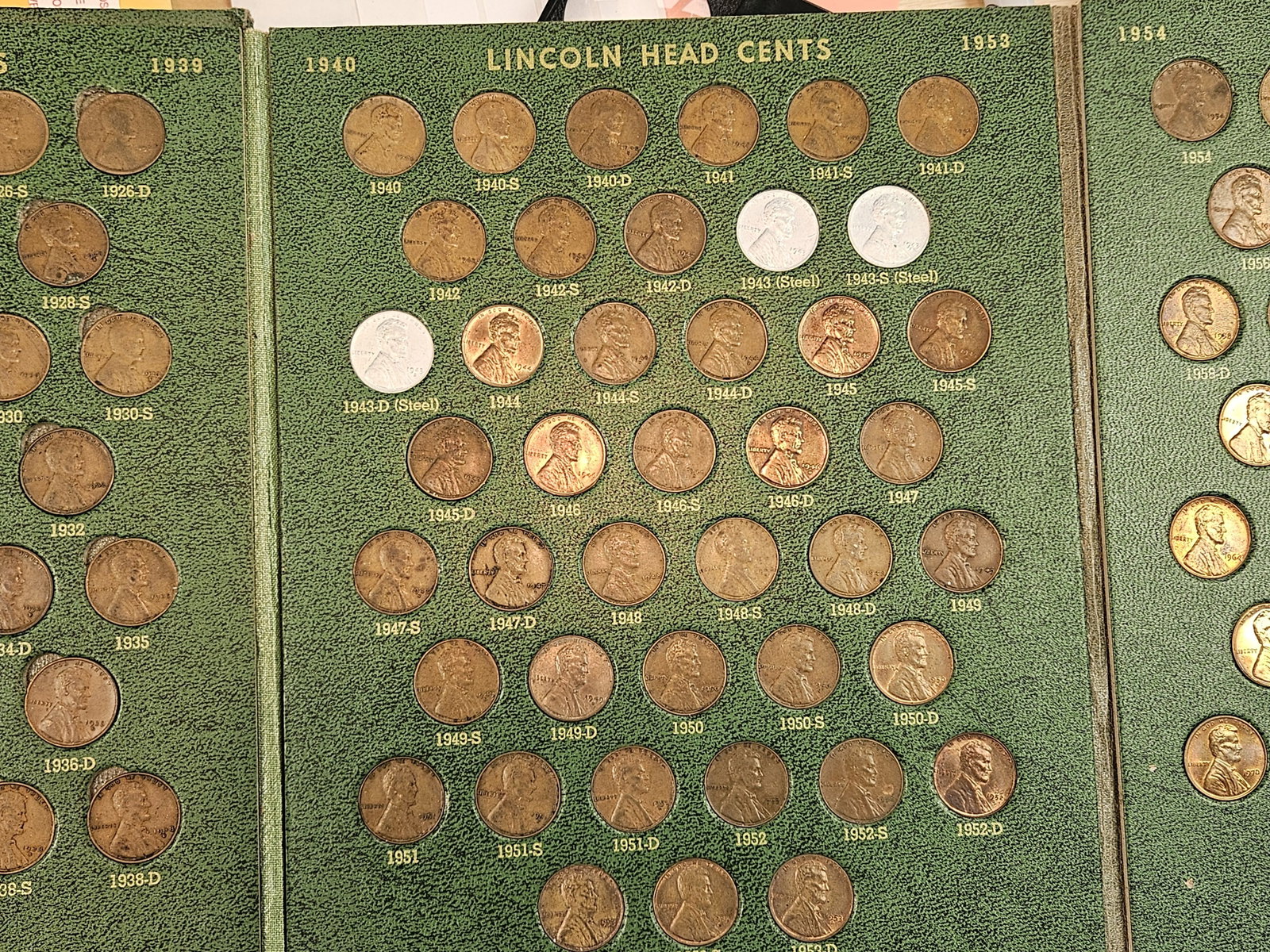 Nearly complete Lincoln Cent Collection - 7