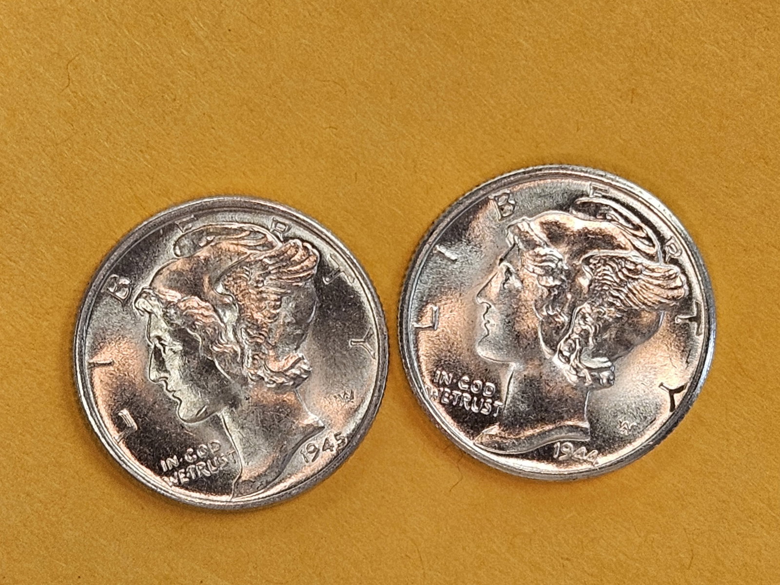 Two GEM Brilliant Uncirculated Mercury silver Dimes - 4