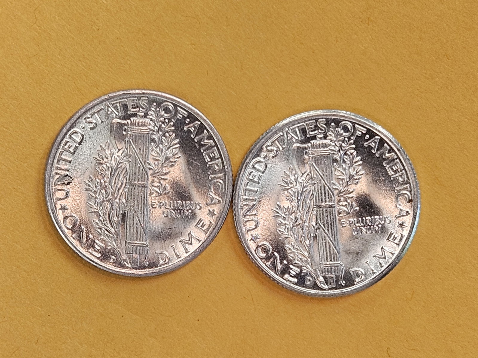 Two GEM Brilliant Uncirculated Mercury silver Dimes - 5