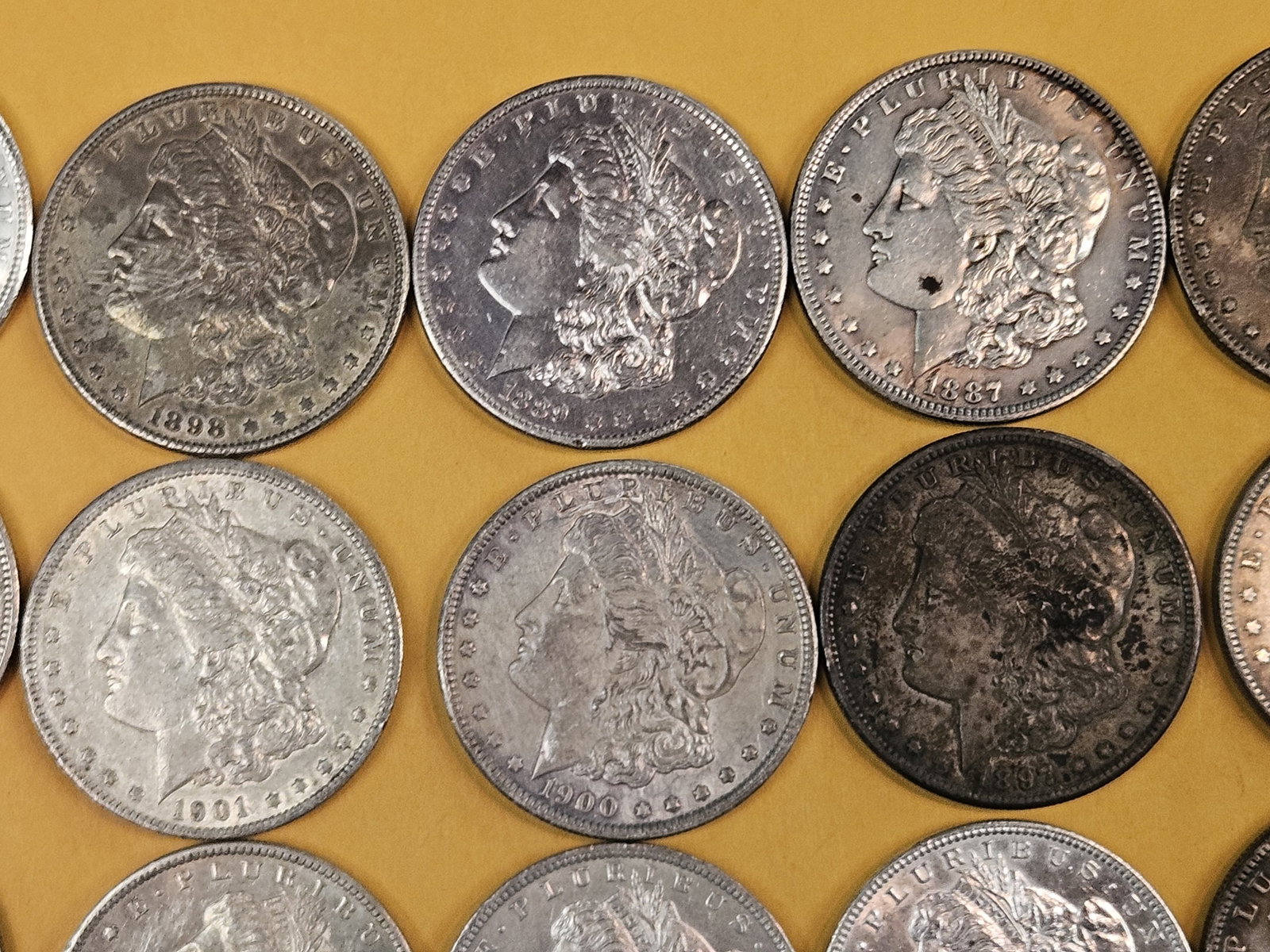 ** FULL ROLL ** Twenty Morgan Silver Dollars - 3
