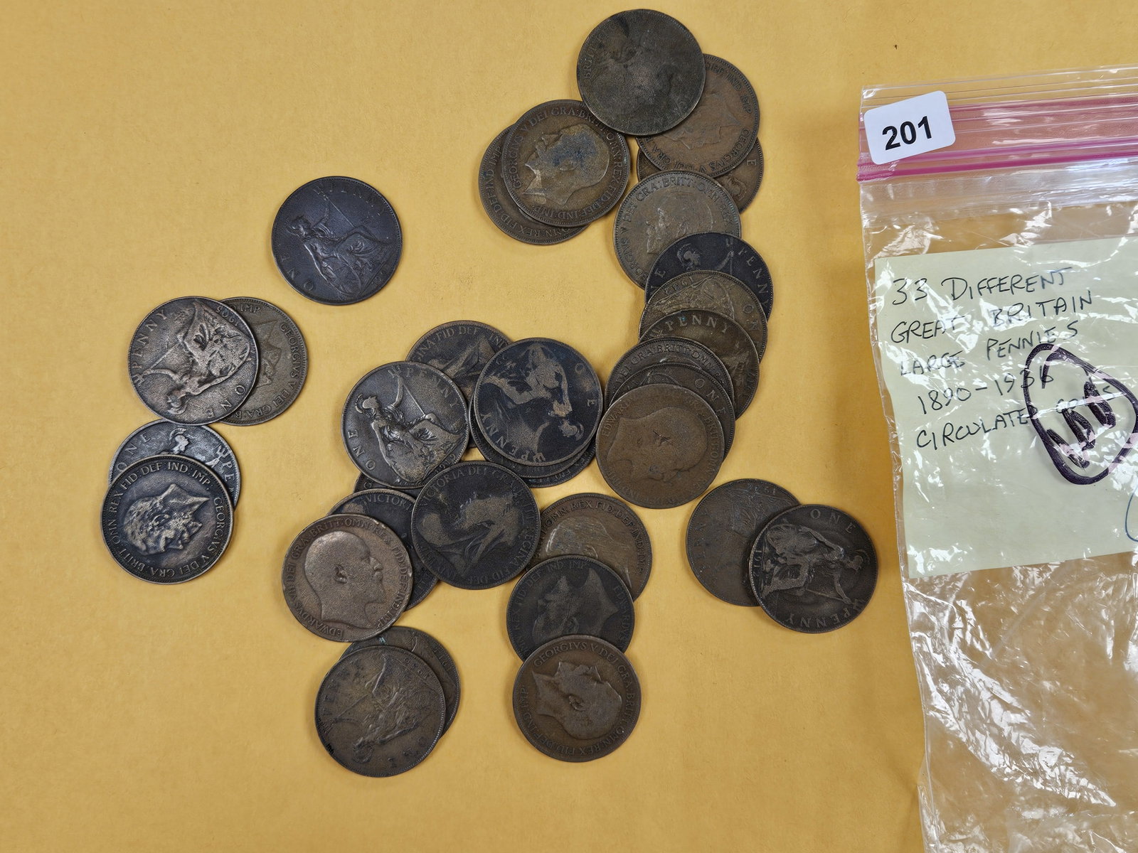 Thirty-three mixed Great Britain Large Pennies: 1890 - 1936