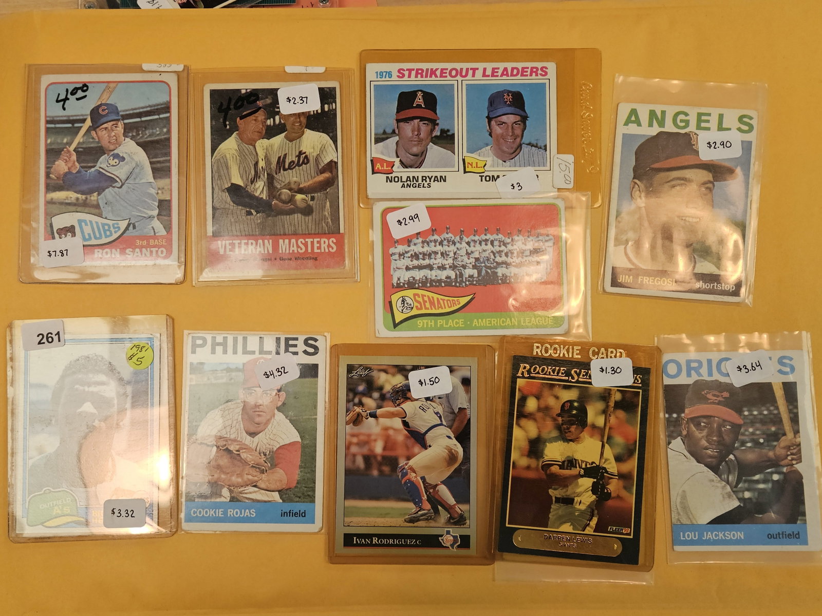 BASEBALL CARDS!: Ten better, mixed, Baseball cards. All in sleeves or hard holders