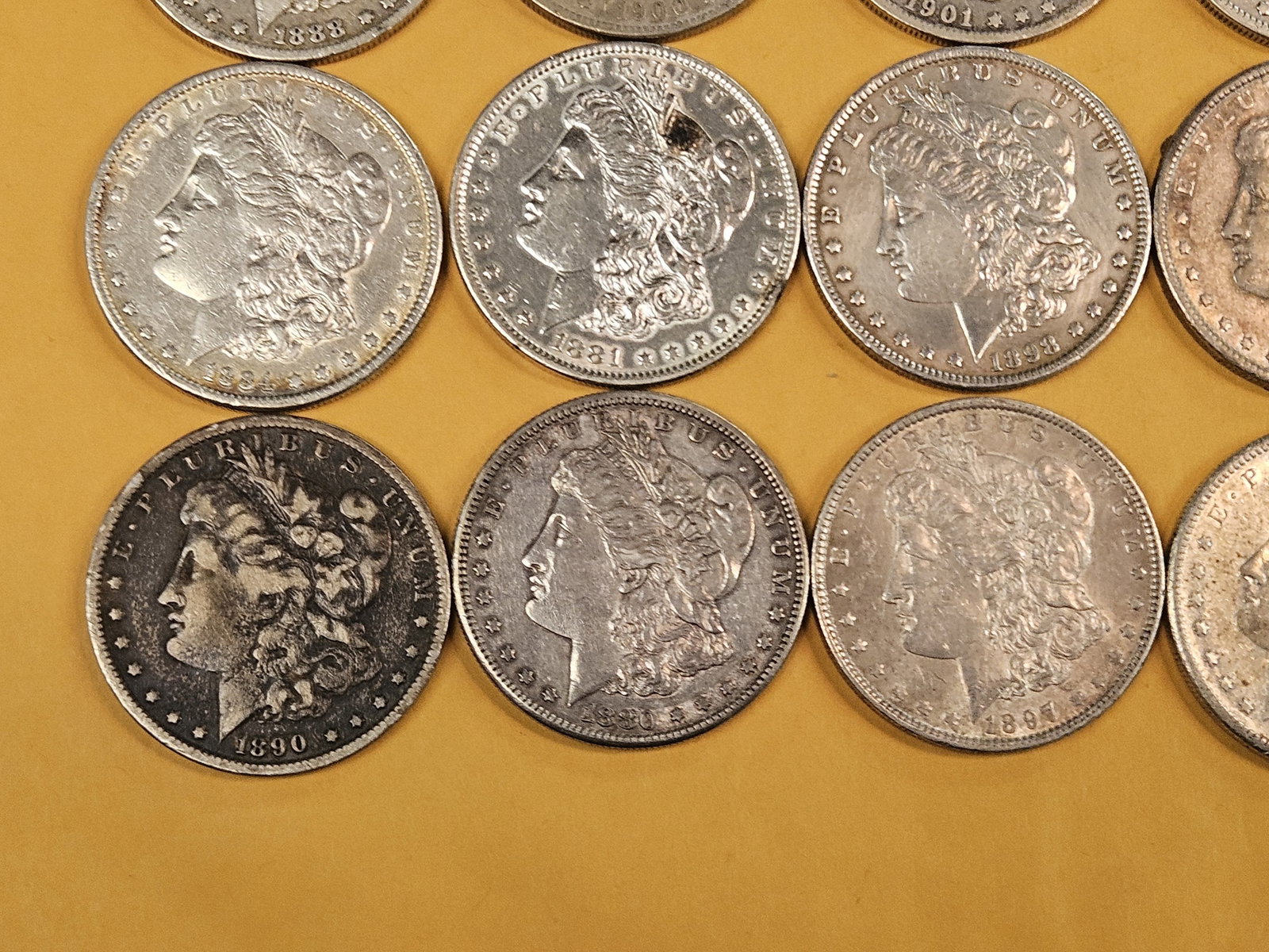 ** FULL ROLL ** Twenty Morgan Silver Dollars - 4