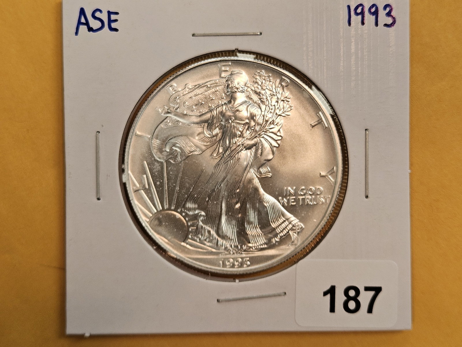 Better date GEM Brilliant Uncirculated 1993 American Silver Eagle: Very Nice