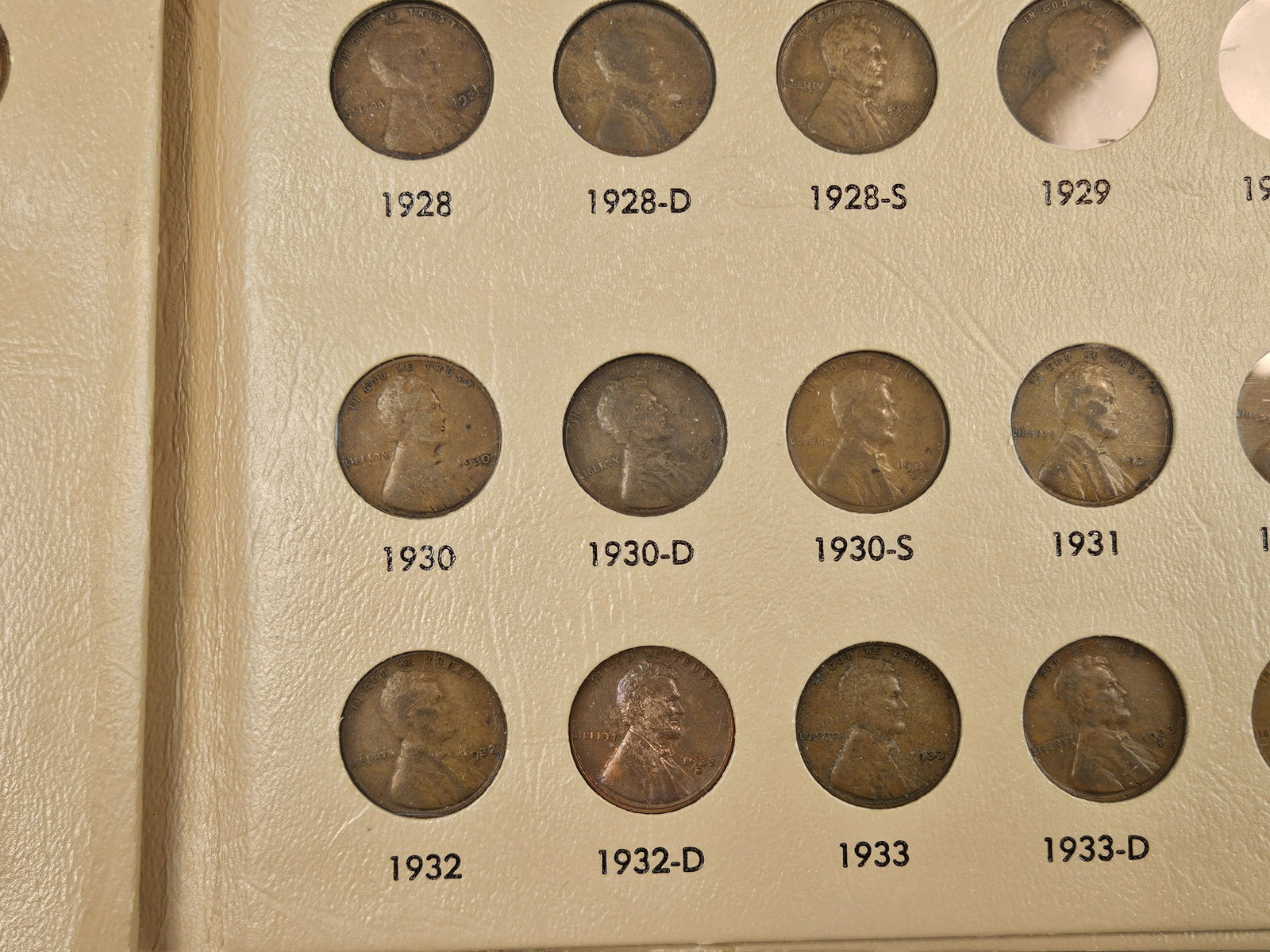 Fairly full Lincoln Cent collection! - 16
