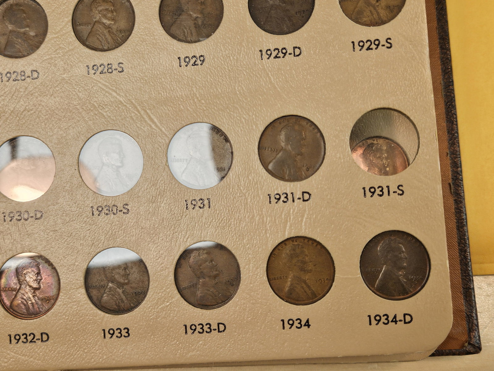 Fairly full Lincoln Cent collection! - 17