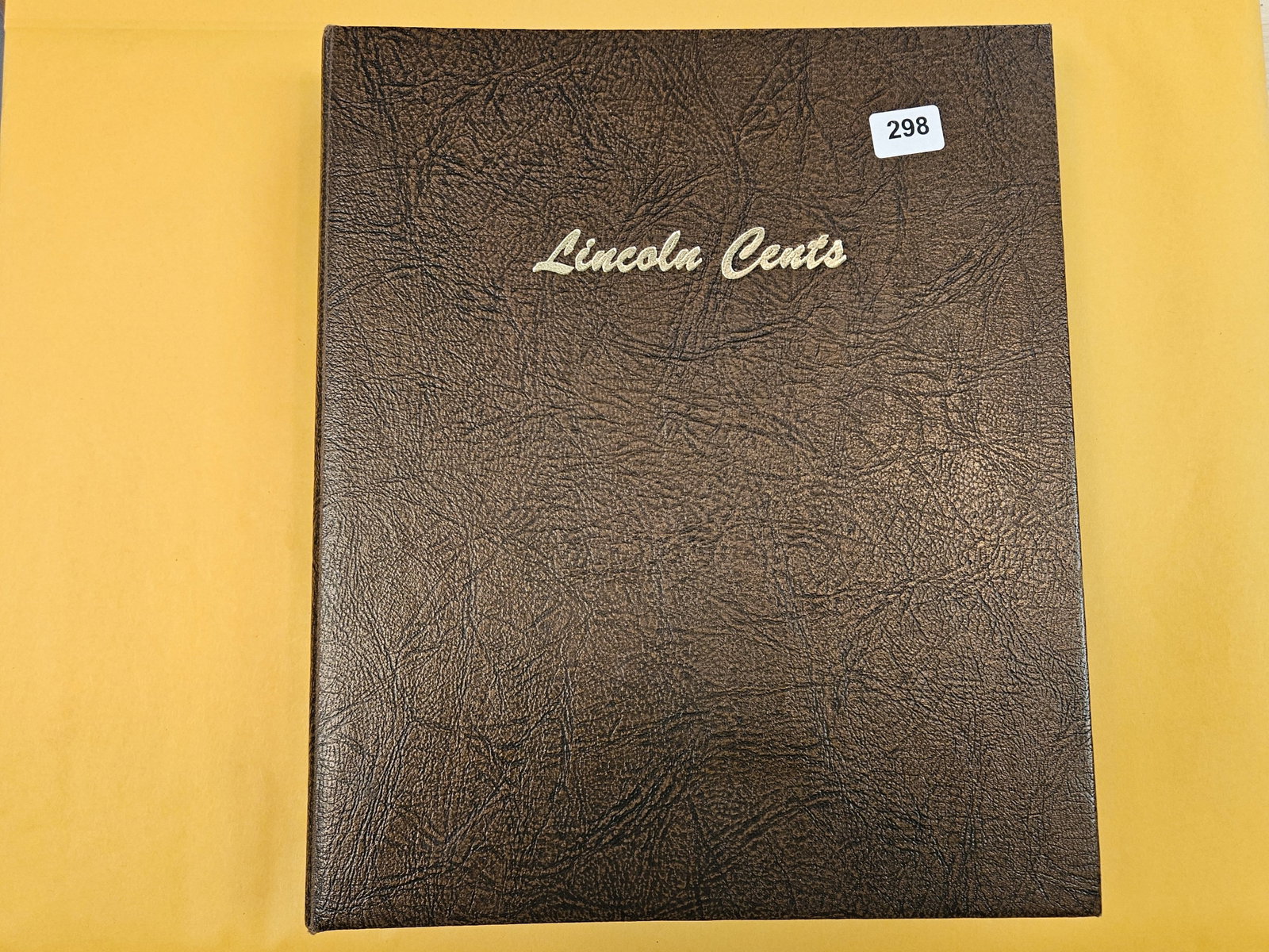 Fairly full Lincoln Cent collection! (1 of 20)