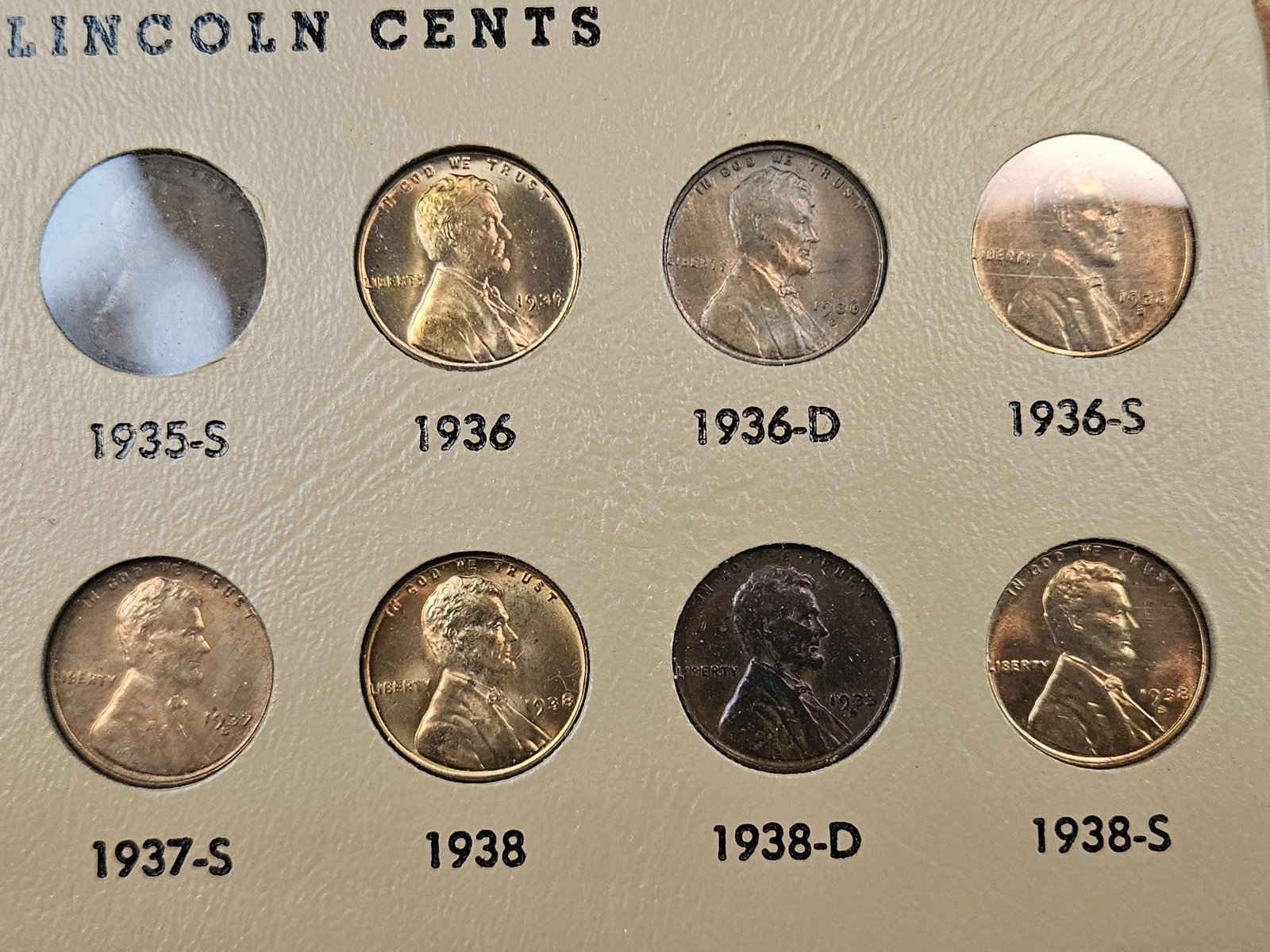 Fairly full Lincoln Cent collection! - 20
