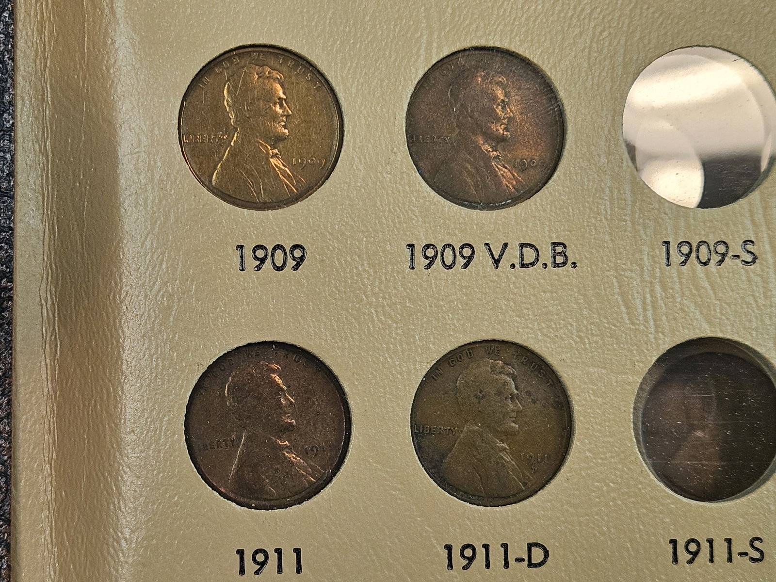 Fairly full Lincoln Cent collection! - 3
