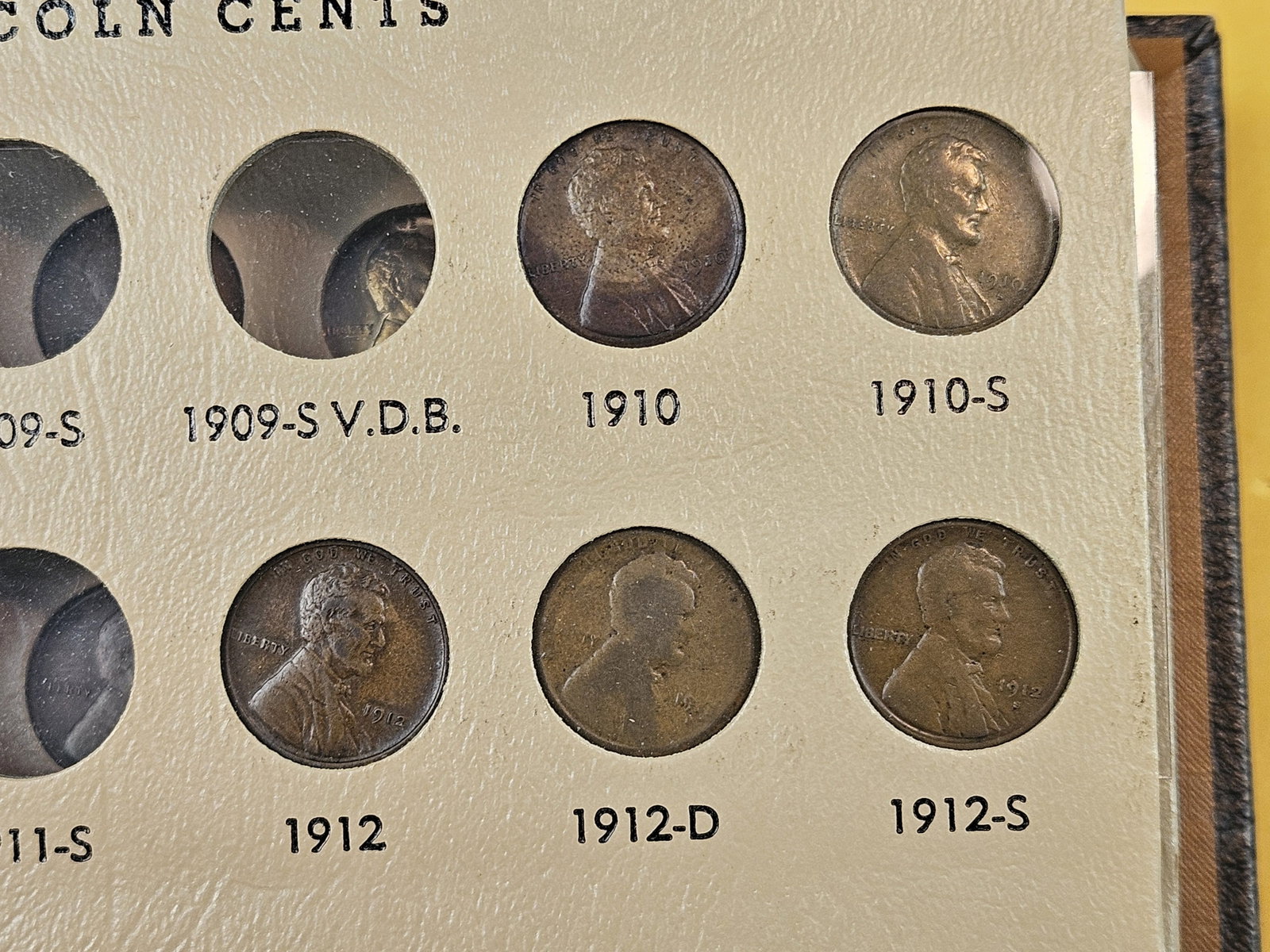 Fairly full Lincoln Cent collection! - 4