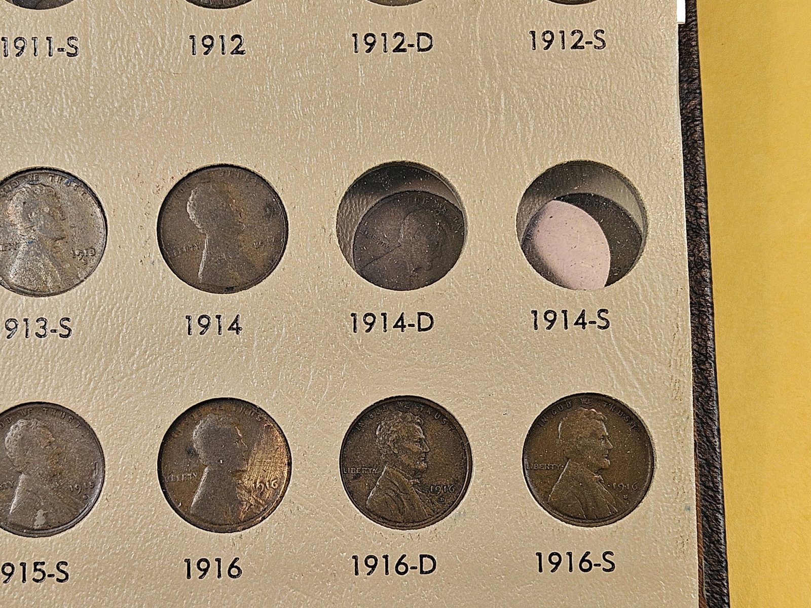 Fairly full Lincoln Cent collection! - 6