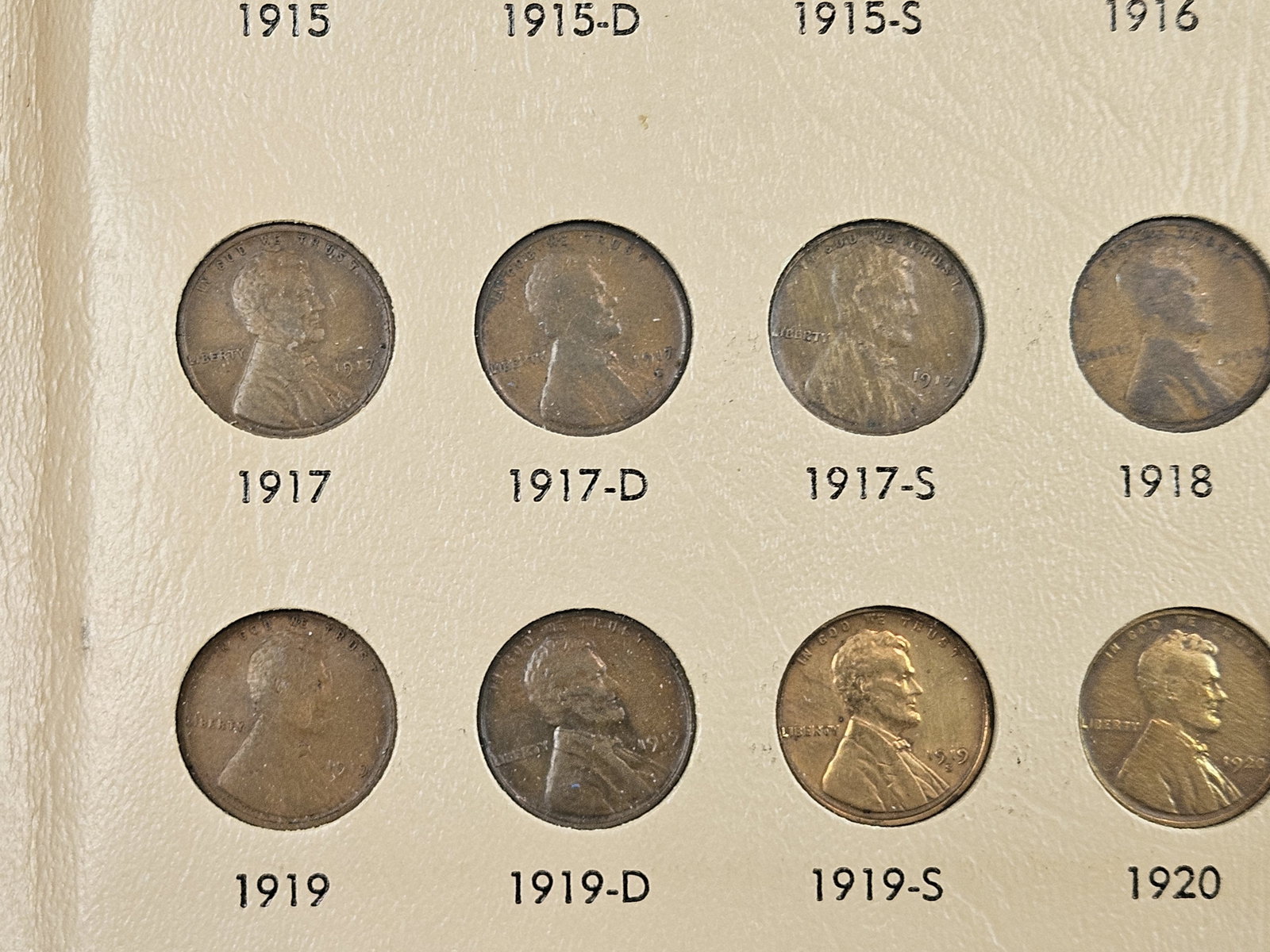 Fairly full Lincoln Cent collection! - 7