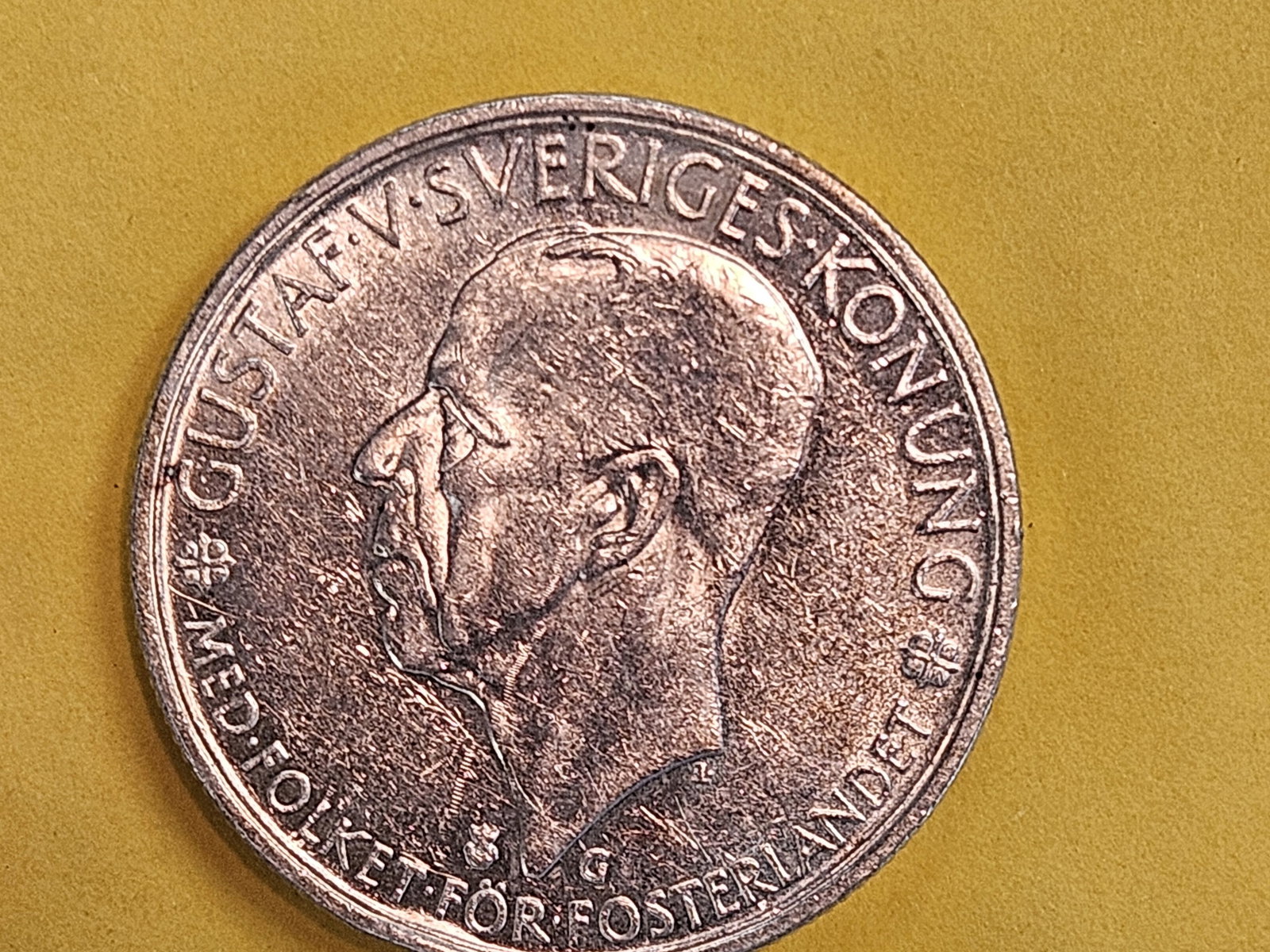 Brilliant Uncirculated 1935 Sweden silver 5 kroner (1 of 5)