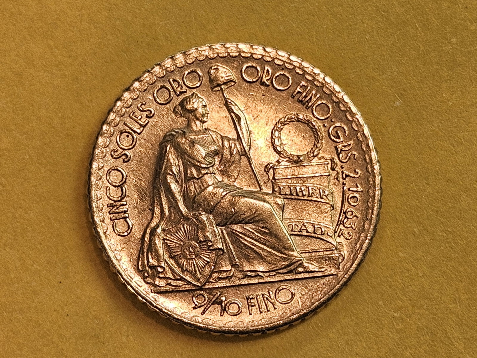 GOLD! Brilliant Uncirculated 1960 Peru Gold 5 soles (1 of 7)