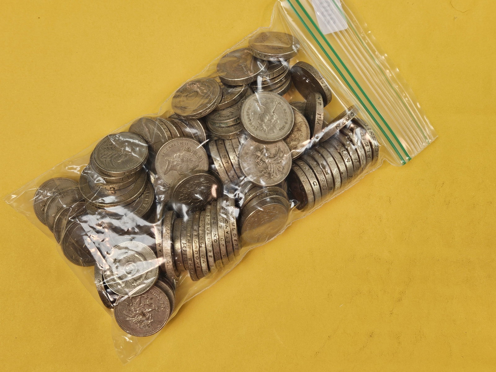 One Hundred and One British one pound coins - 2