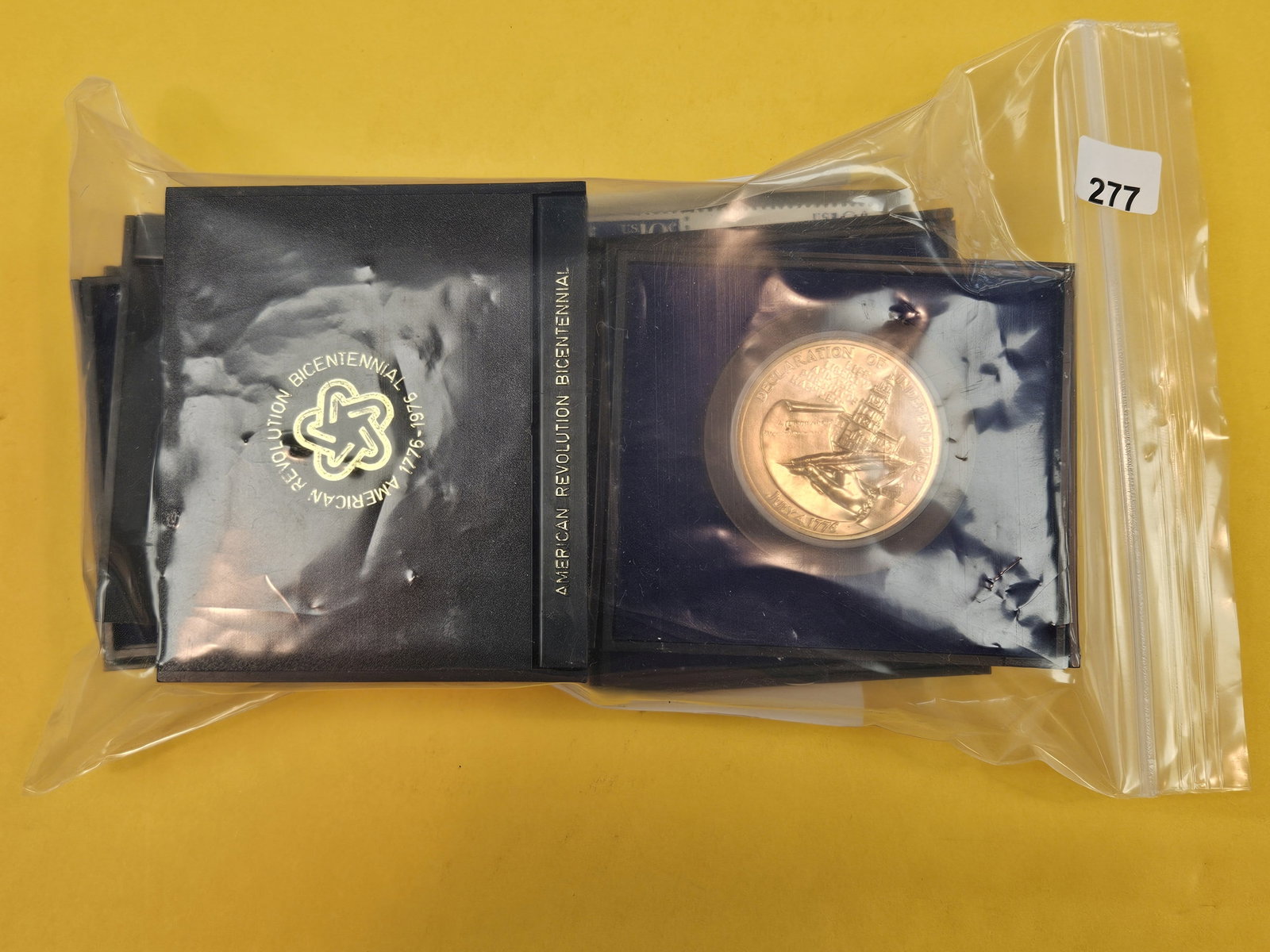 Ten mixed Bicentennial Commemorative Bronze medals: In original packaging