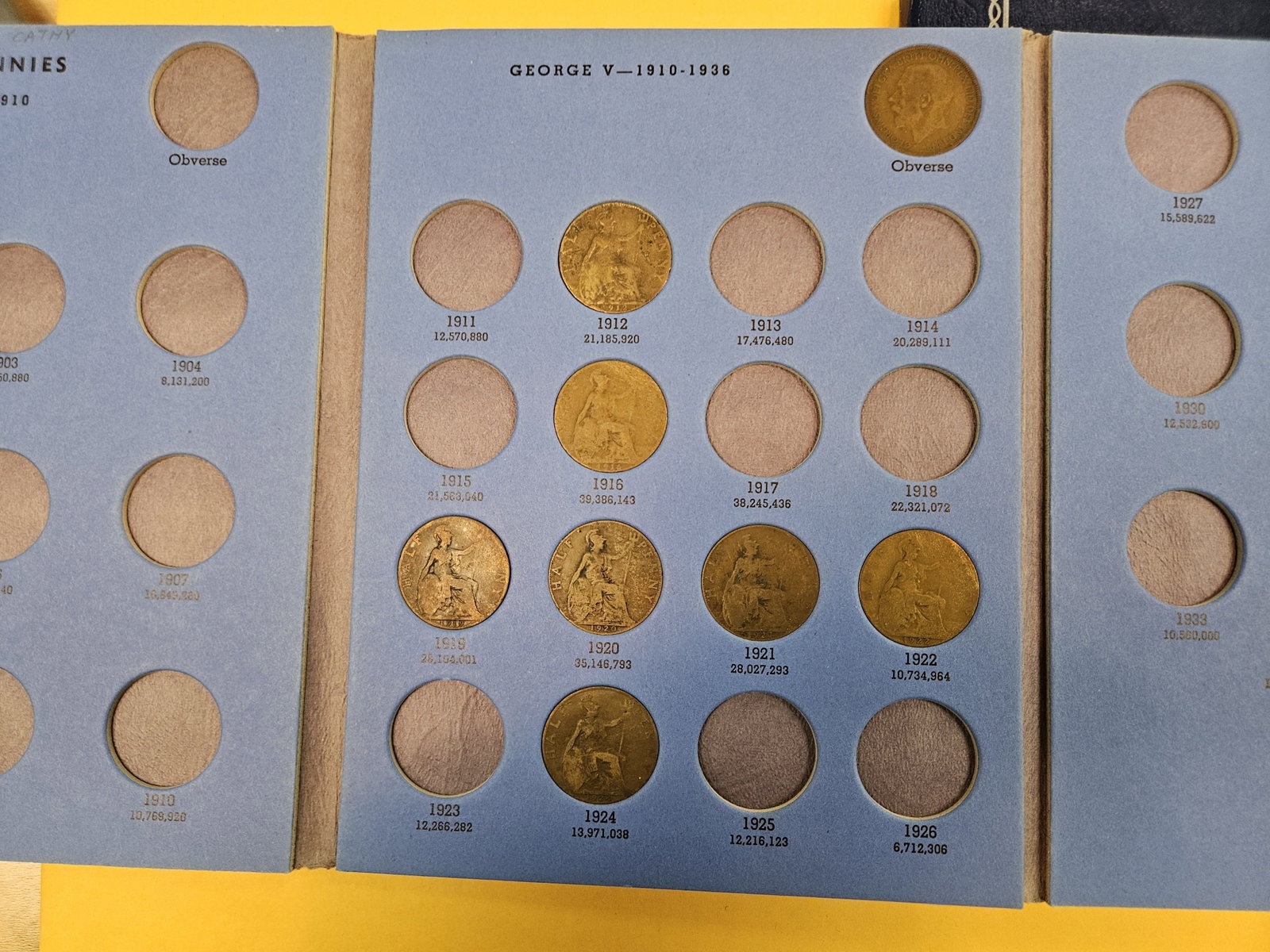 Two, mostly complete, Great Britain half-pennies Albums - 3