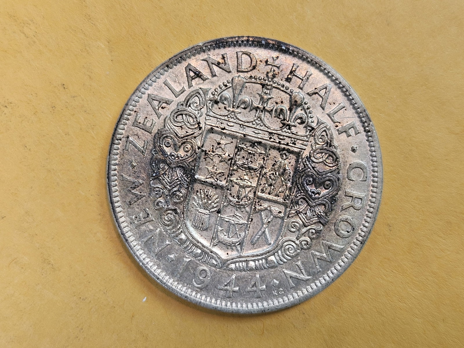 1944 New Zealand silver 1/2 crown - 4