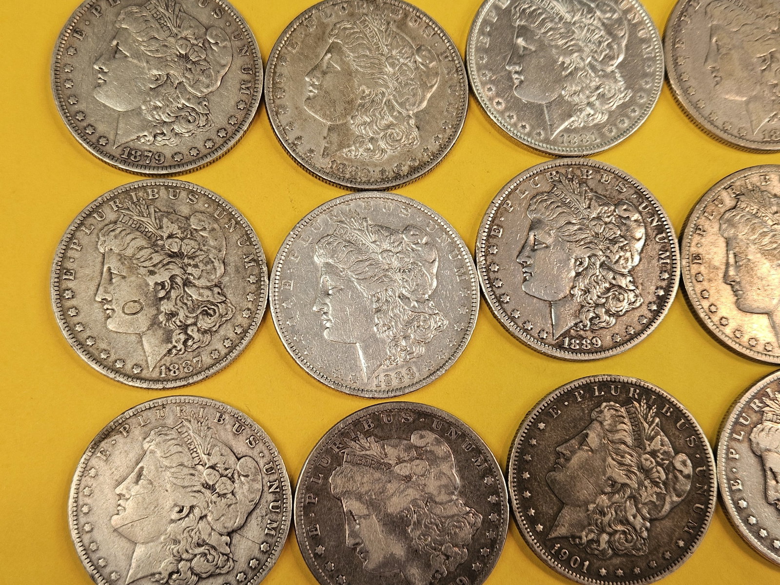** FULL ROLL ** Twenty Morgan Silver Dollars - 4