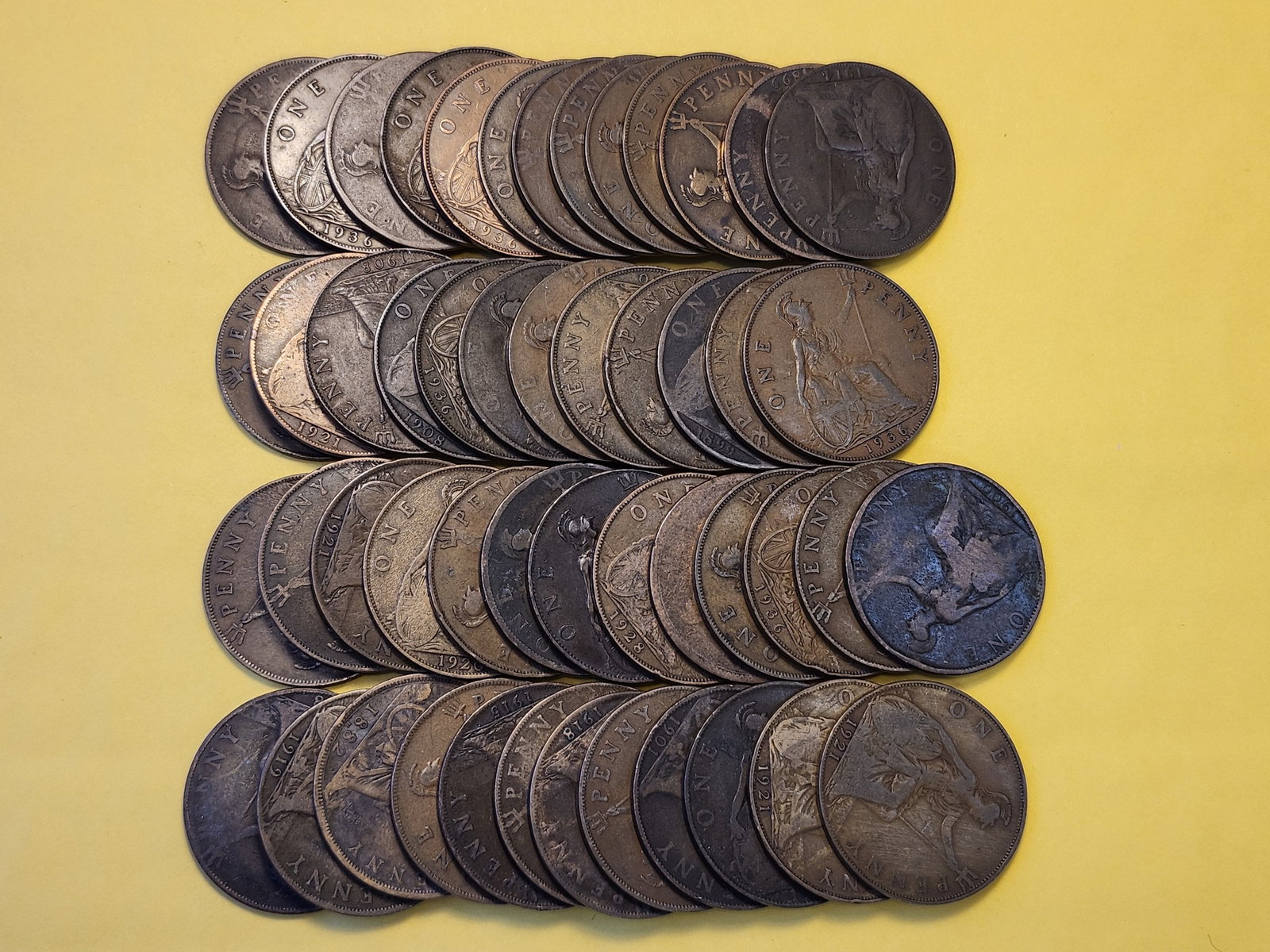 Fifty Great Britain Copper Pennies - 3