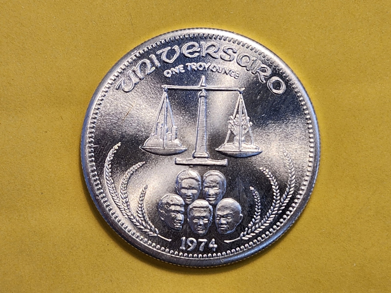 One Troy Ounce .999 Fine Silver Round (1 of 4)