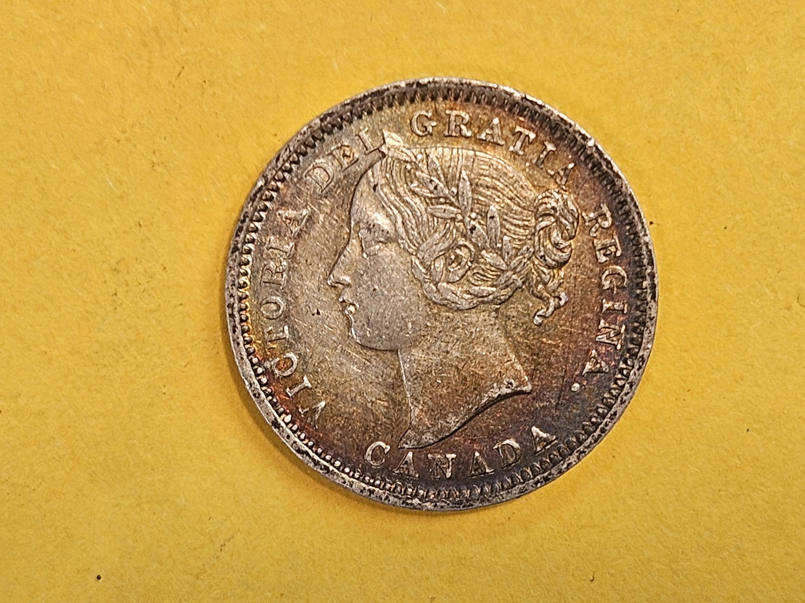 Choice Brilliant About Uncirculated plus 1901 Canada silver 10 cents - 8