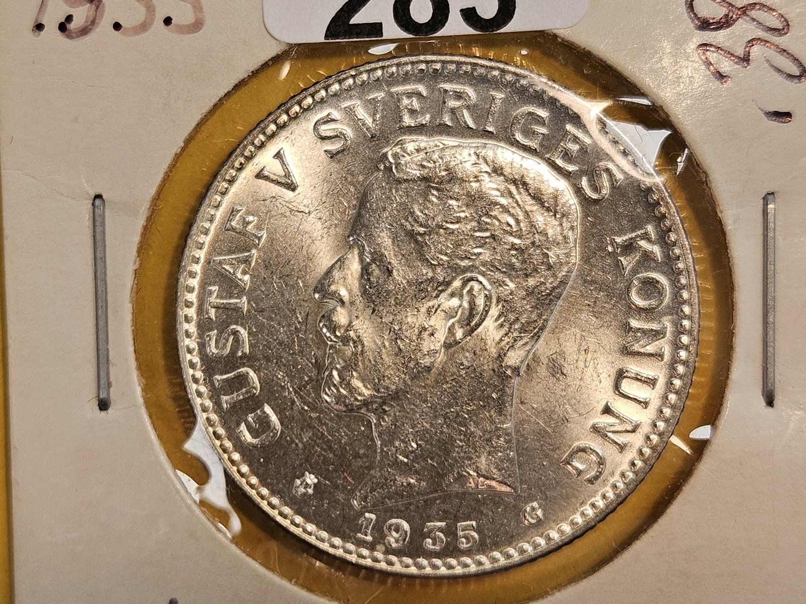 GEM Brilliant Uncirculated 1935 Sweden silver 2 kroner (1 of 4)