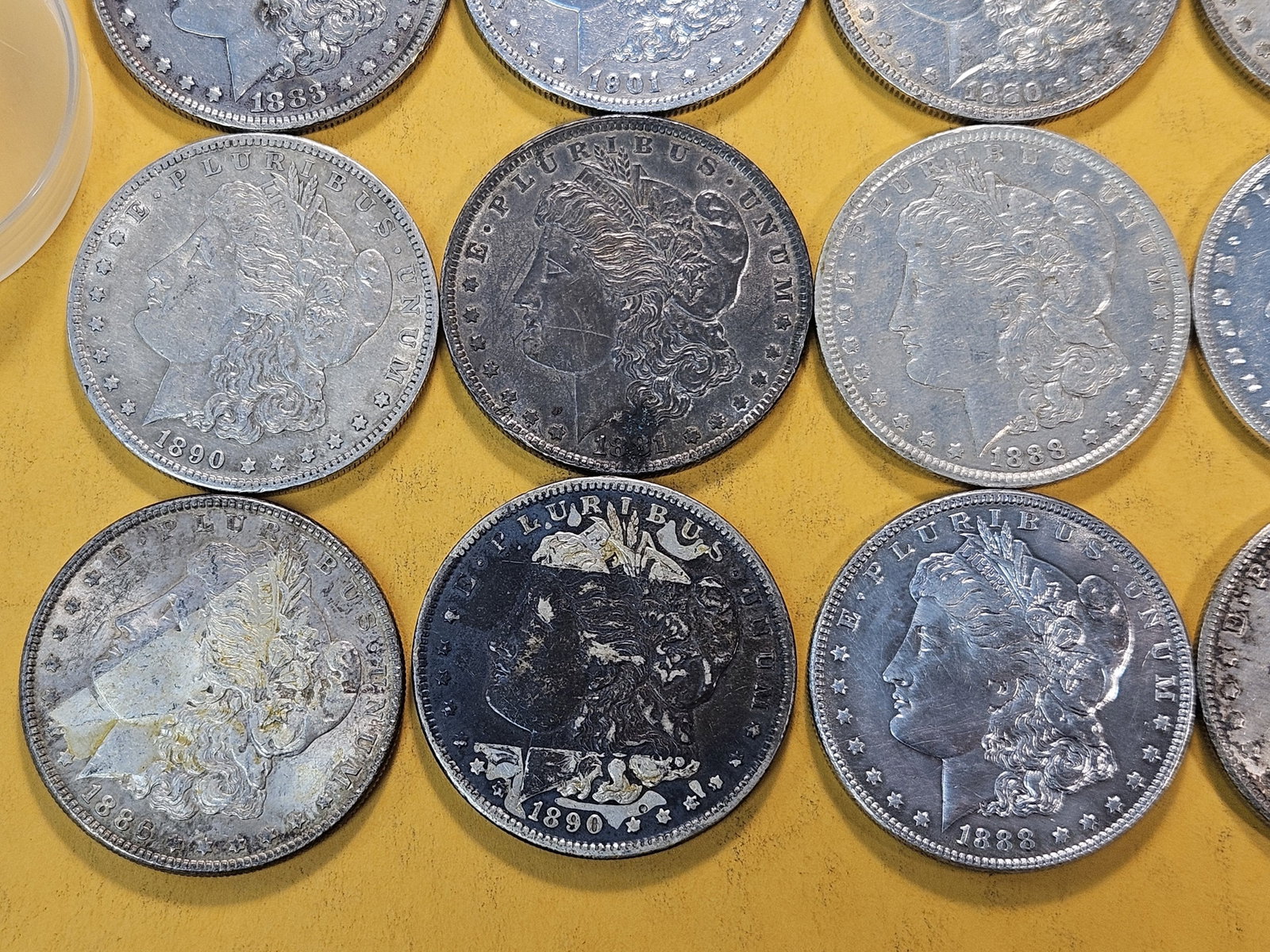 *FULL ROLL* Twenty Morgan Silver Dollars - 4