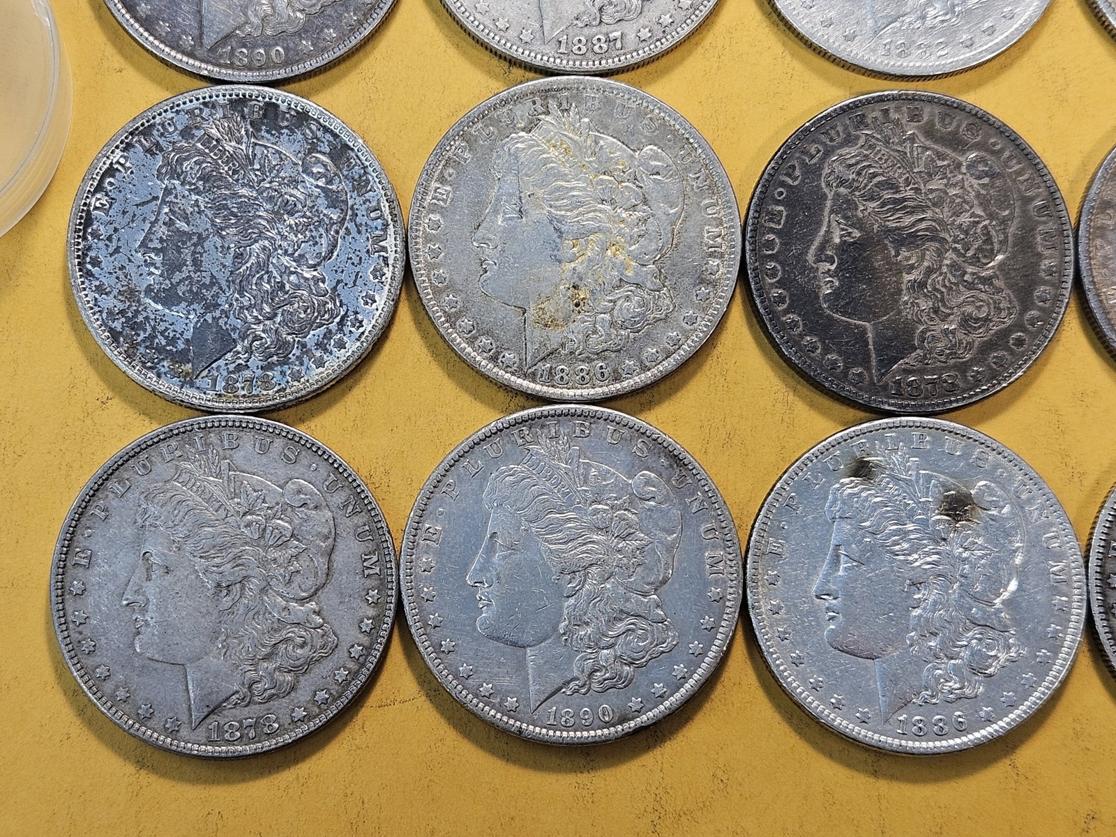 *FULL ROLL* Twenty Morgan Silver Dollars - 4