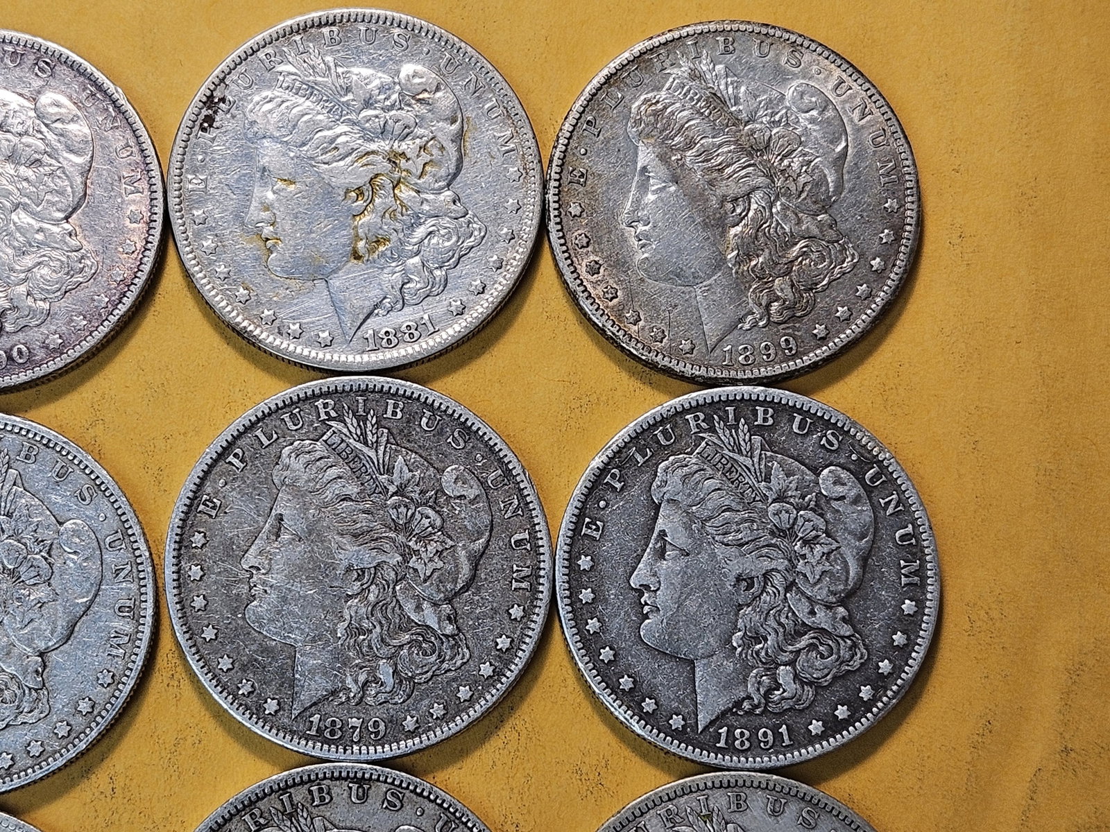 *FULL ROLL* Twenty Morgan Silver Dollars - 3