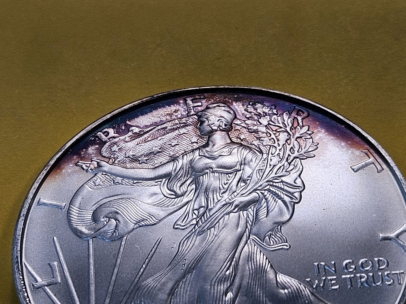 GEM Brilliant Uncirculated 2005 American Silver Eagle - 3